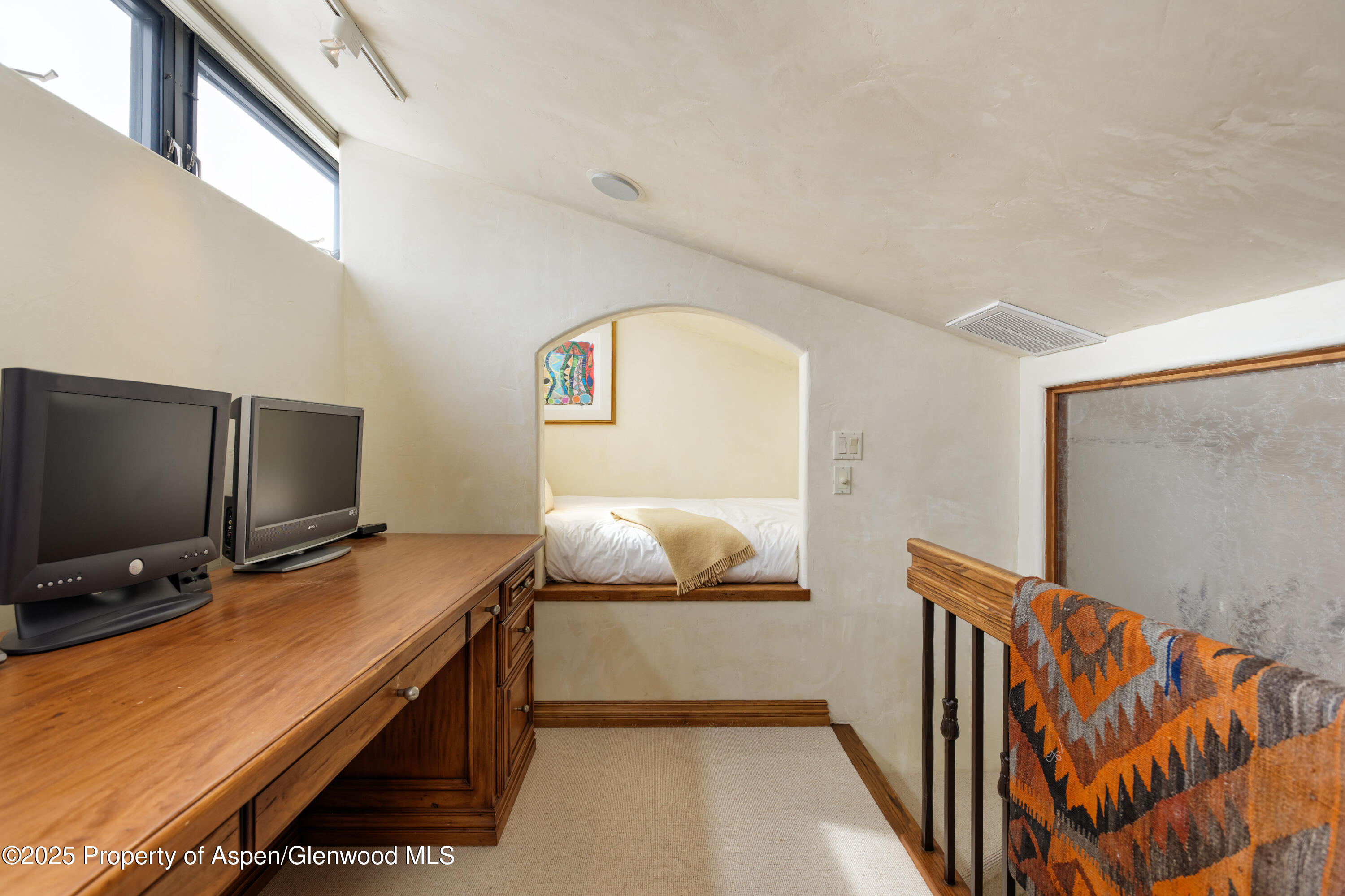 155 Lone Pine Road, 5 Property Photo 20