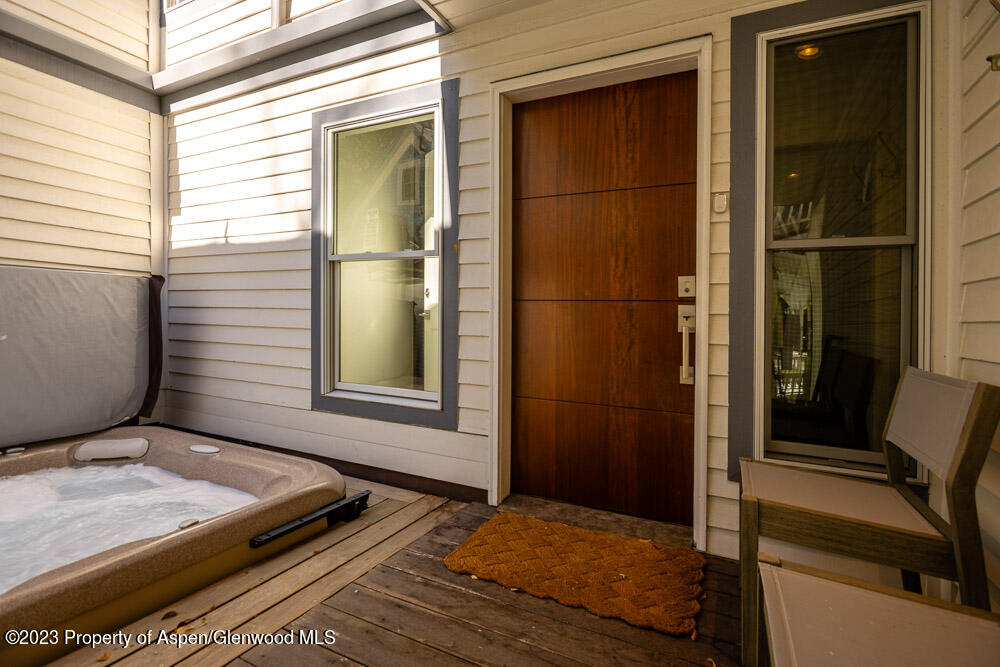 222 W Hopkins Avenue, 6 Property Photo 8