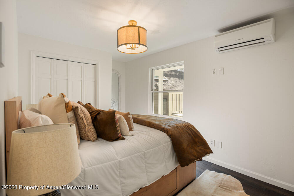 222 W Hopkins Avenue, 6 Property Photo 16