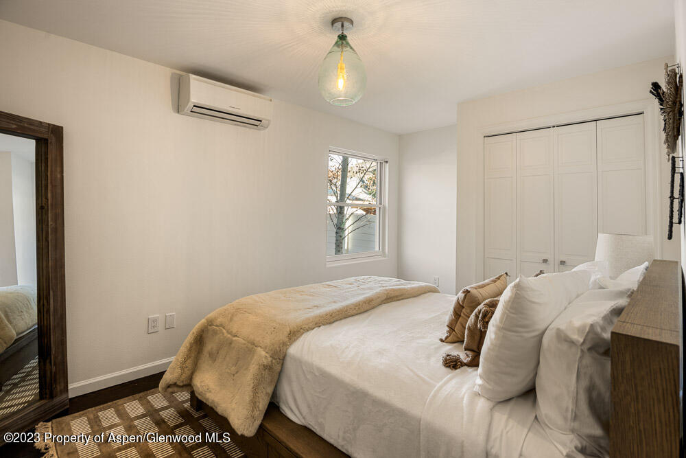 222 W Hopkins Avenue, 6 Property Photo 17