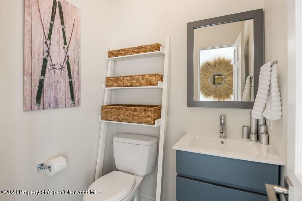 222 W Hopkins Avenue, 6 Property Photo 19