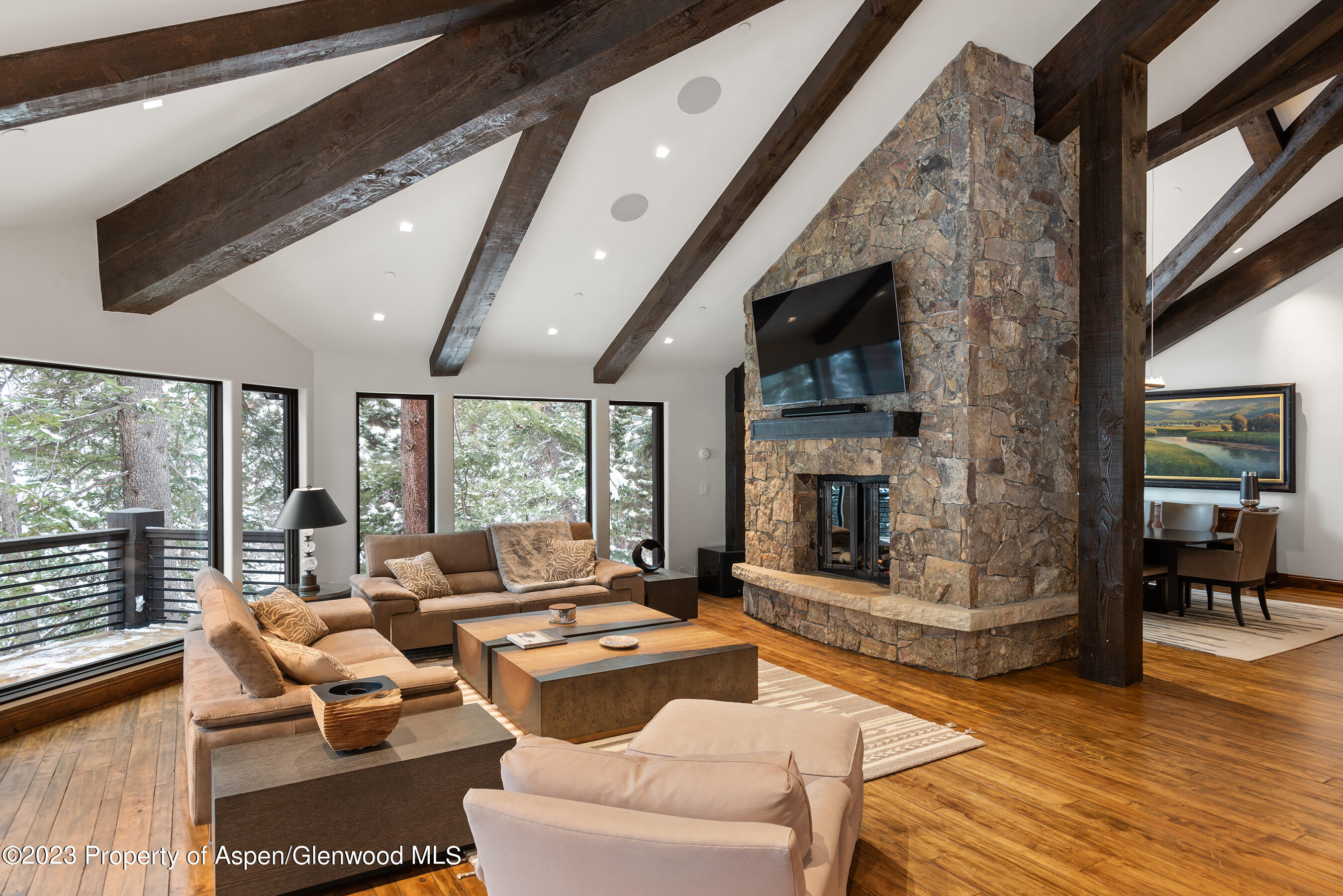 1819 Maroon Creek Road Property Photo 3