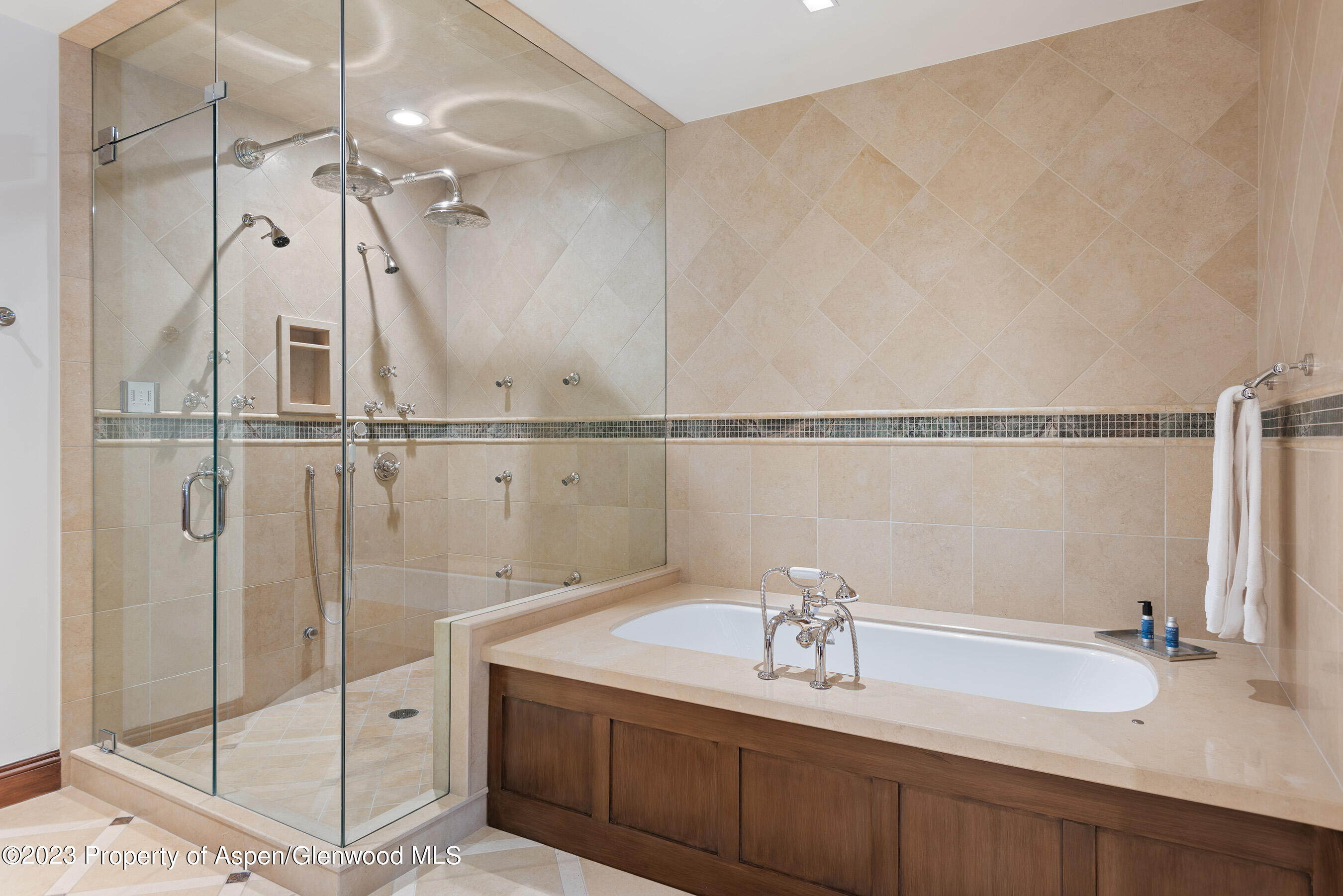 1819 Maroon Creek Road Property Photo 28
