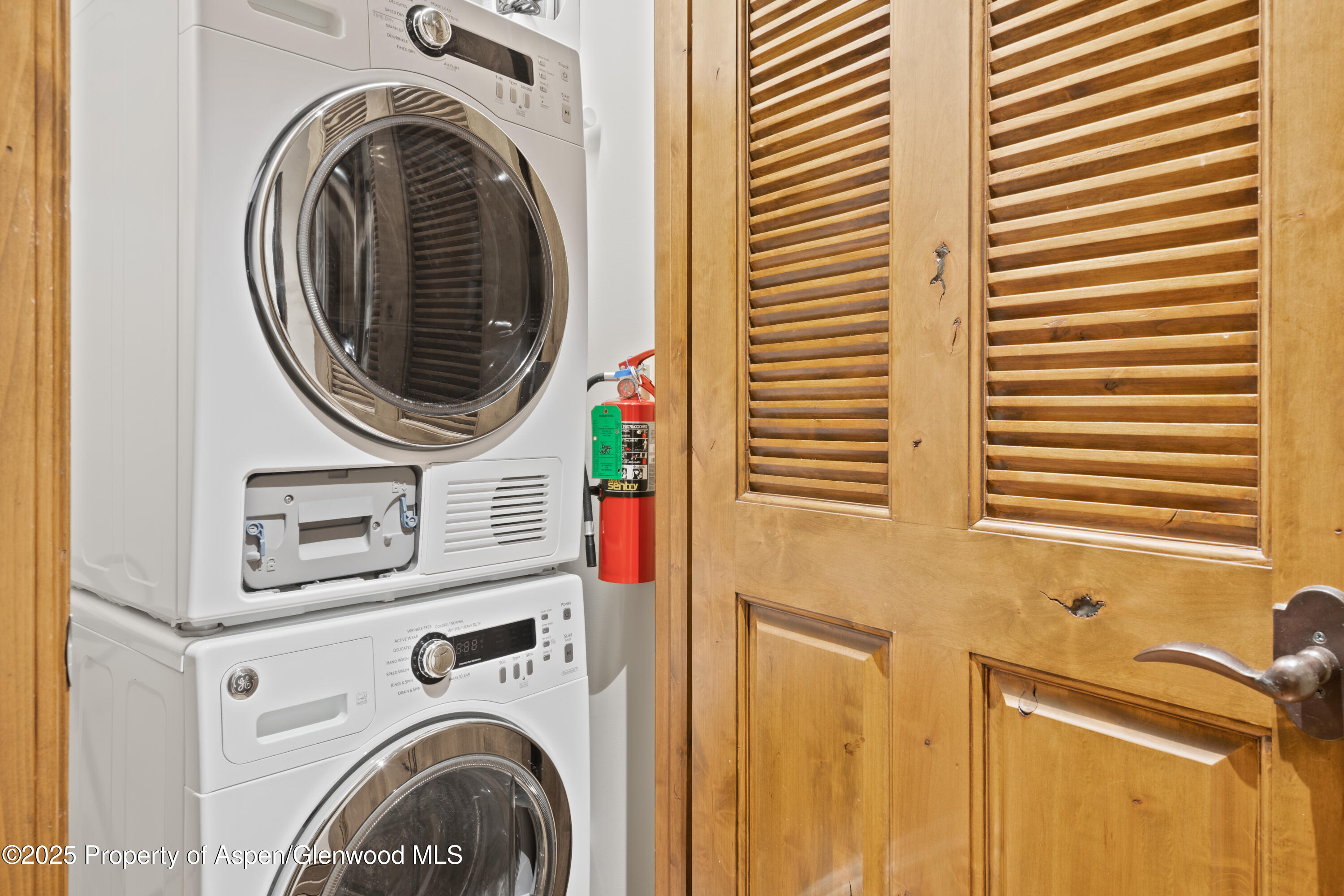 415 E Dean St 23b Week 11 Street, Unit 23b Week 11 Property Photo 15