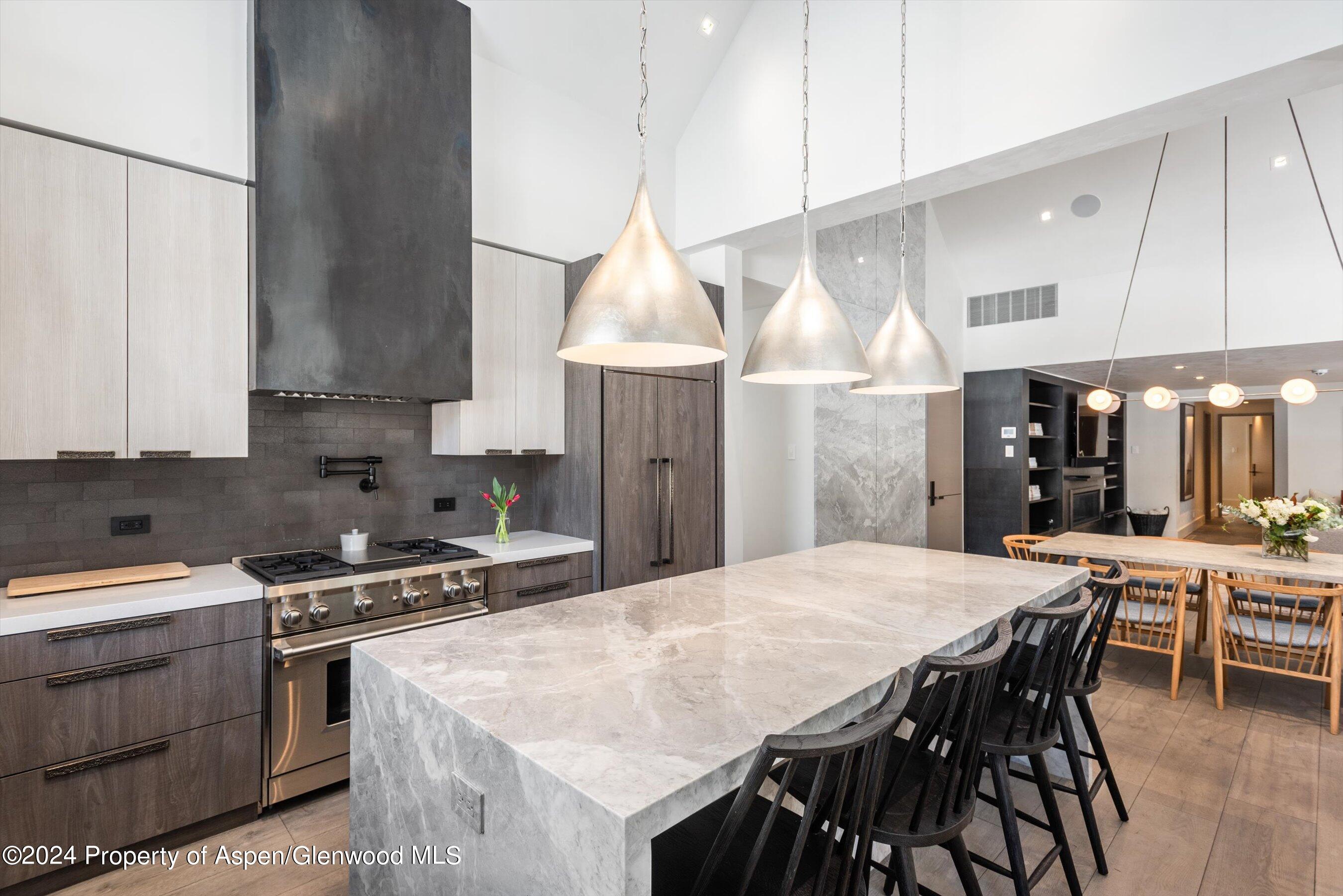 131 W Bleeker Street Property Photo 8
