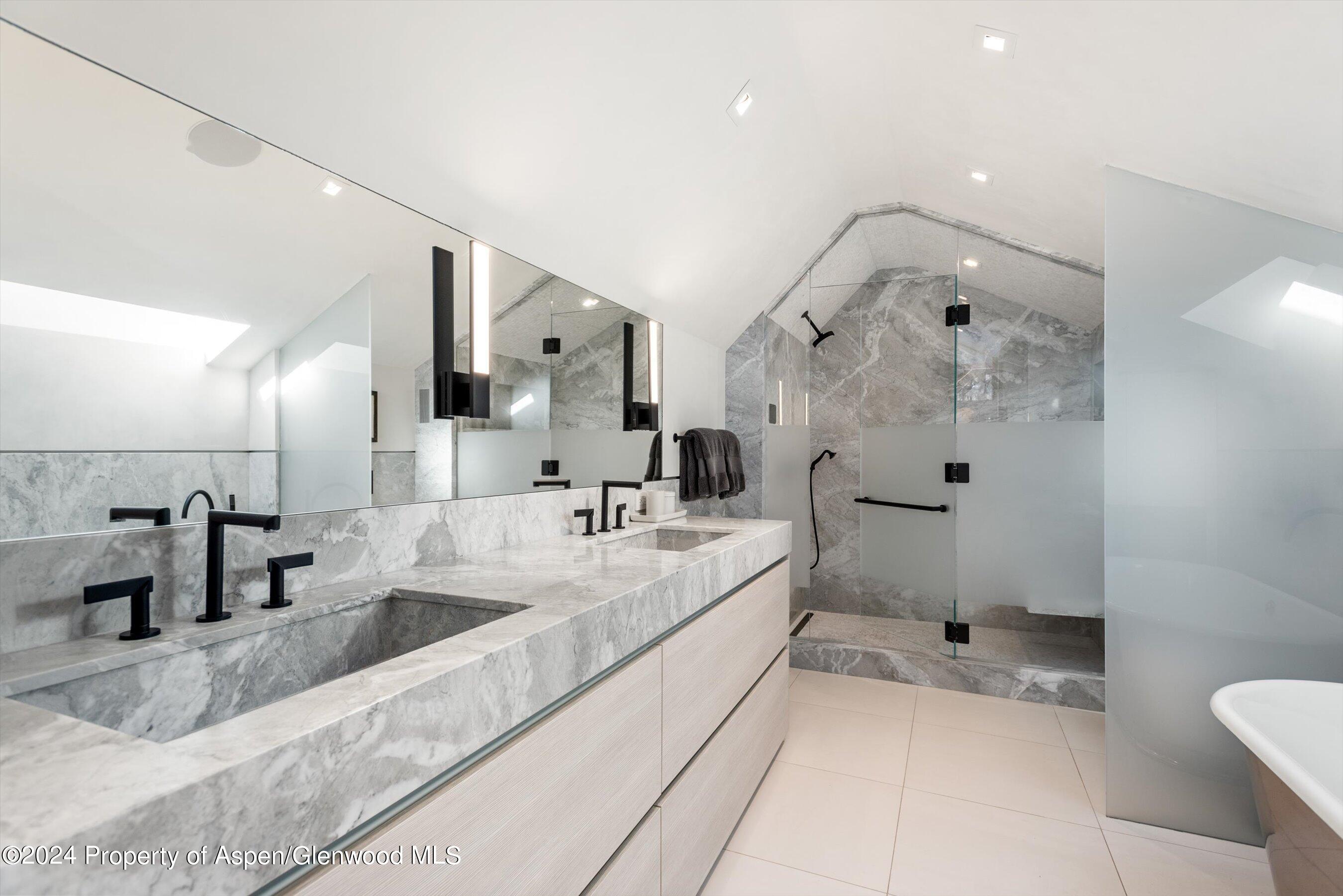 131 W Bleeker Street Property Photo 11