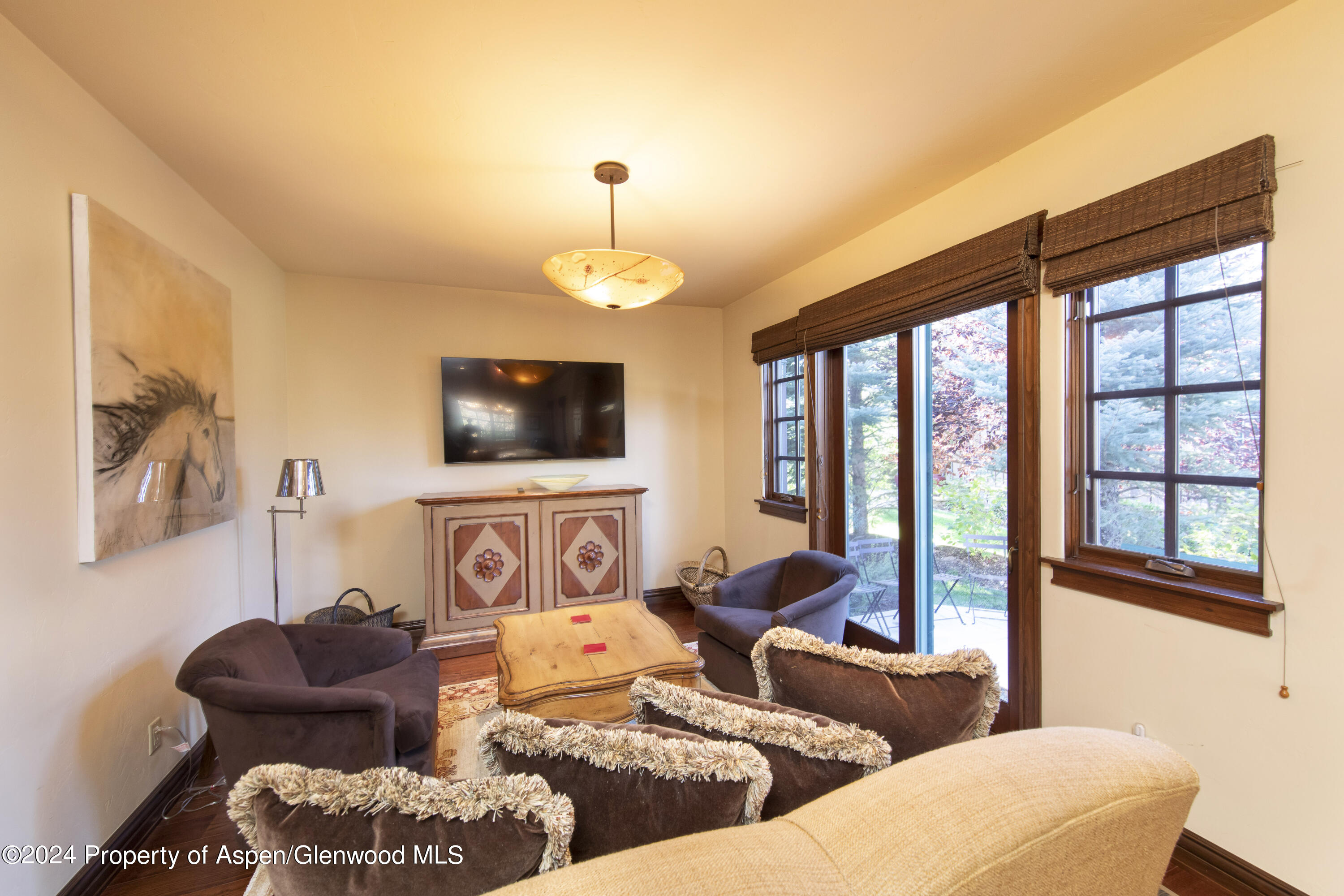 90 Cottage Drive Property Photo 12
