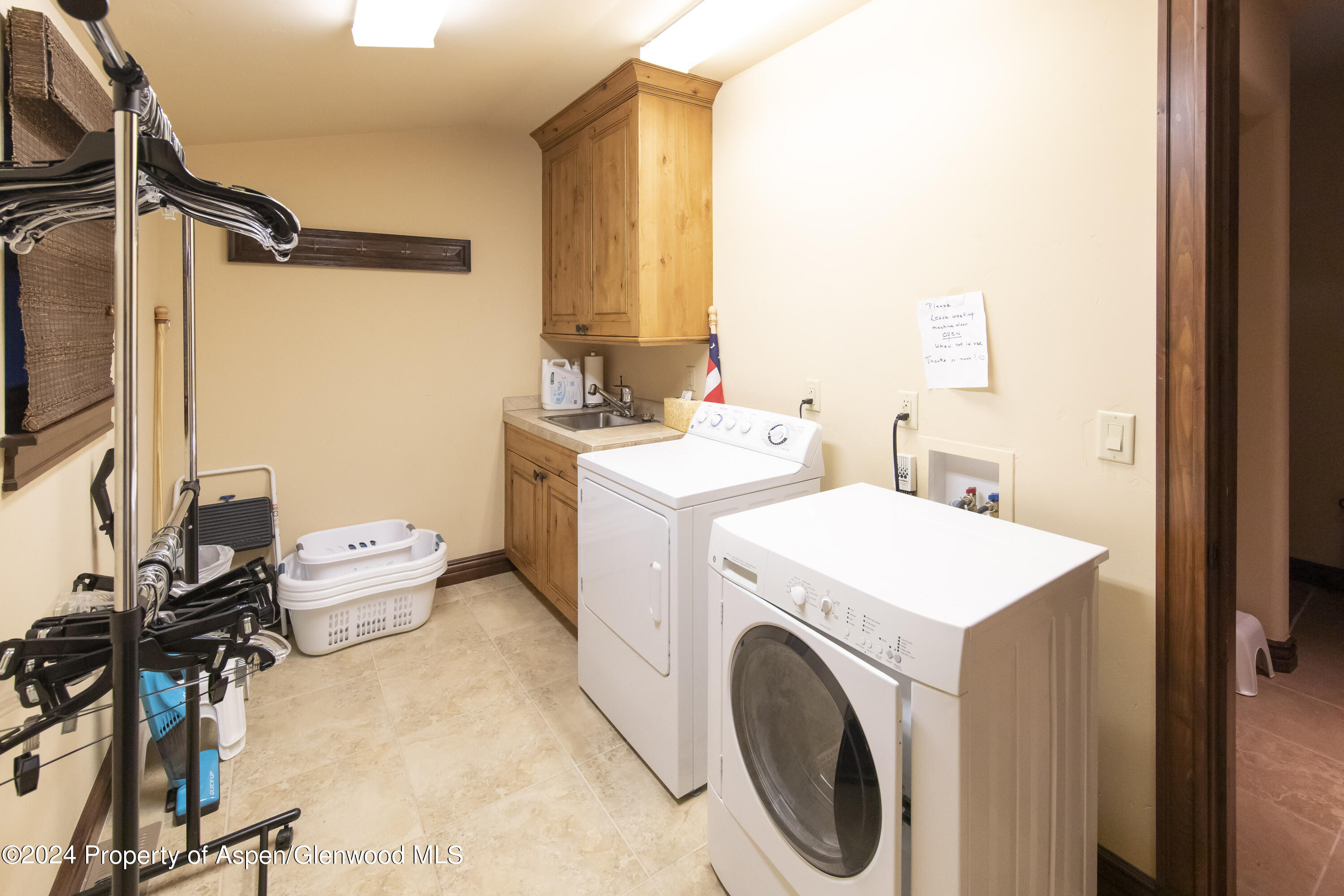 90 Cottage Drive Property Photo 14