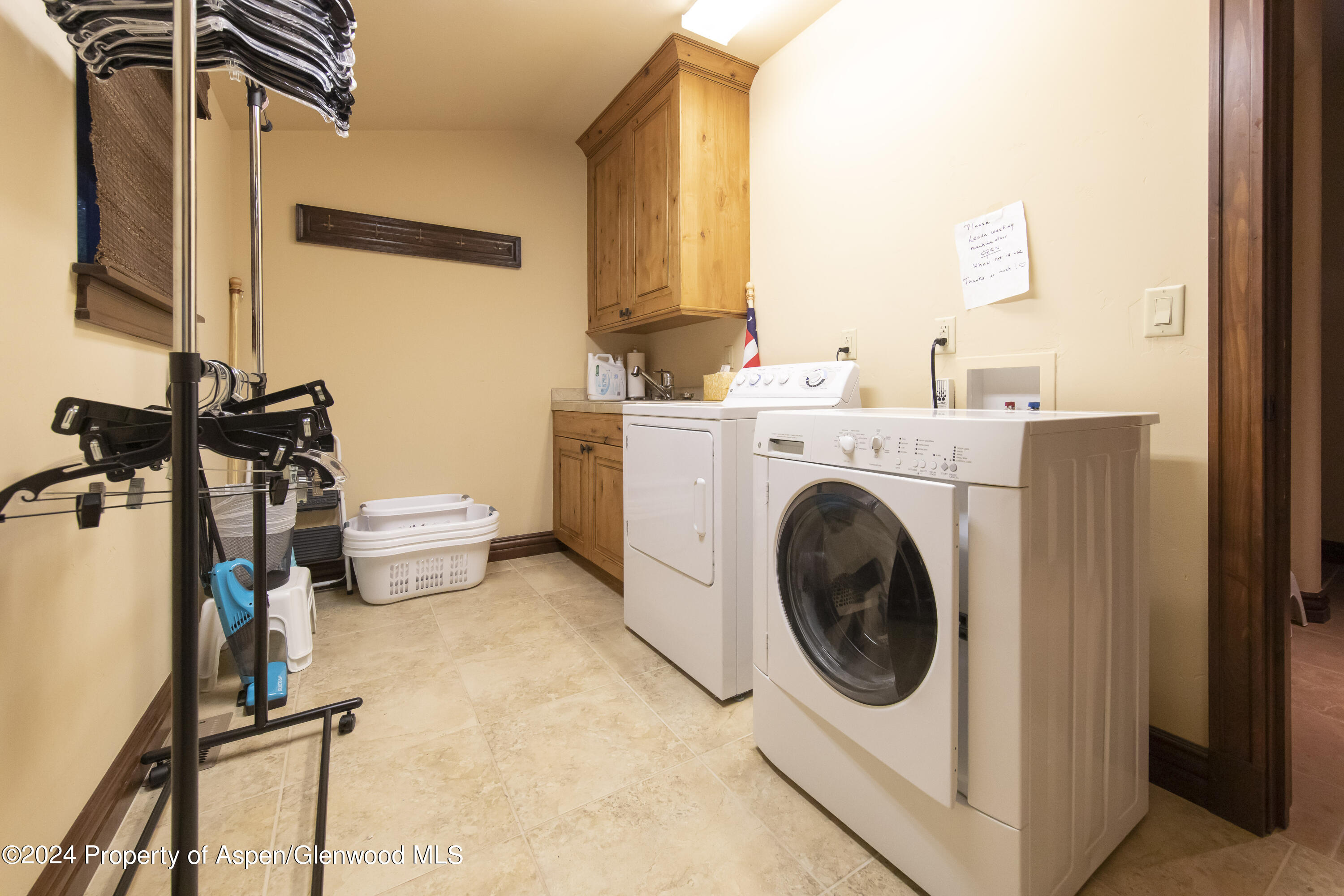 90 Cottage Drive Property Photo 15