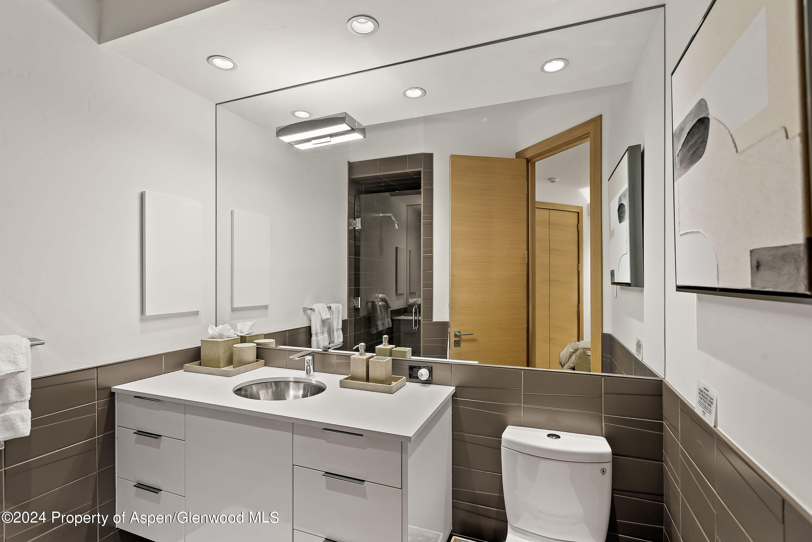 1190 Riverside Drive Property Photo 20