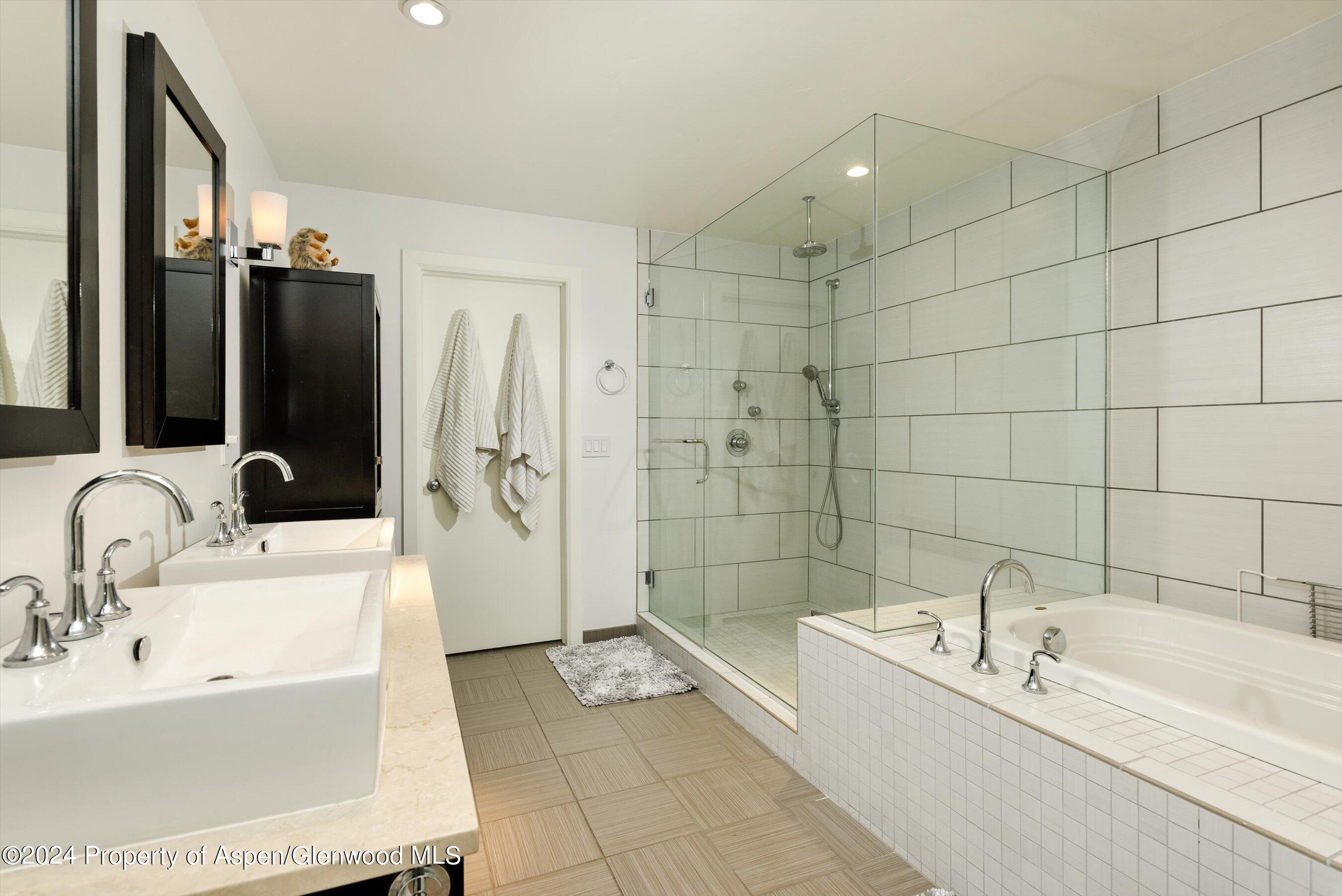 725 Castle Creek Drive Property Photo 21