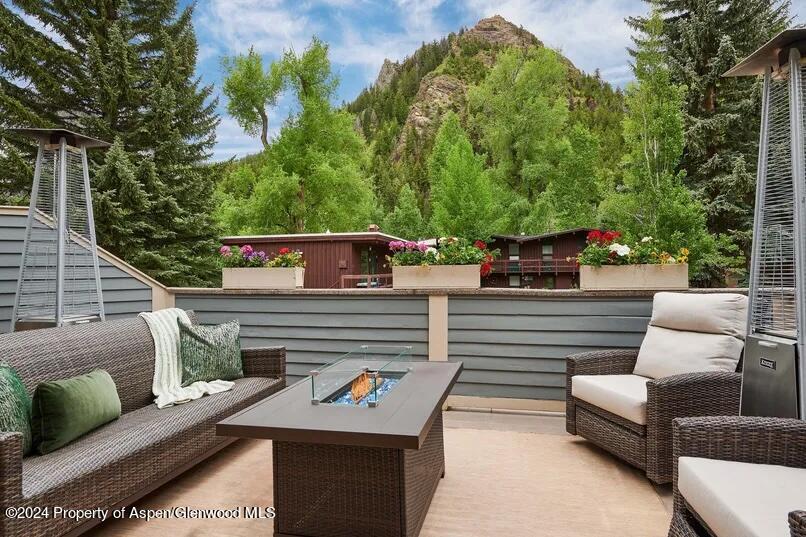 Shadow Mountain Building Real Estate Listings Main Image