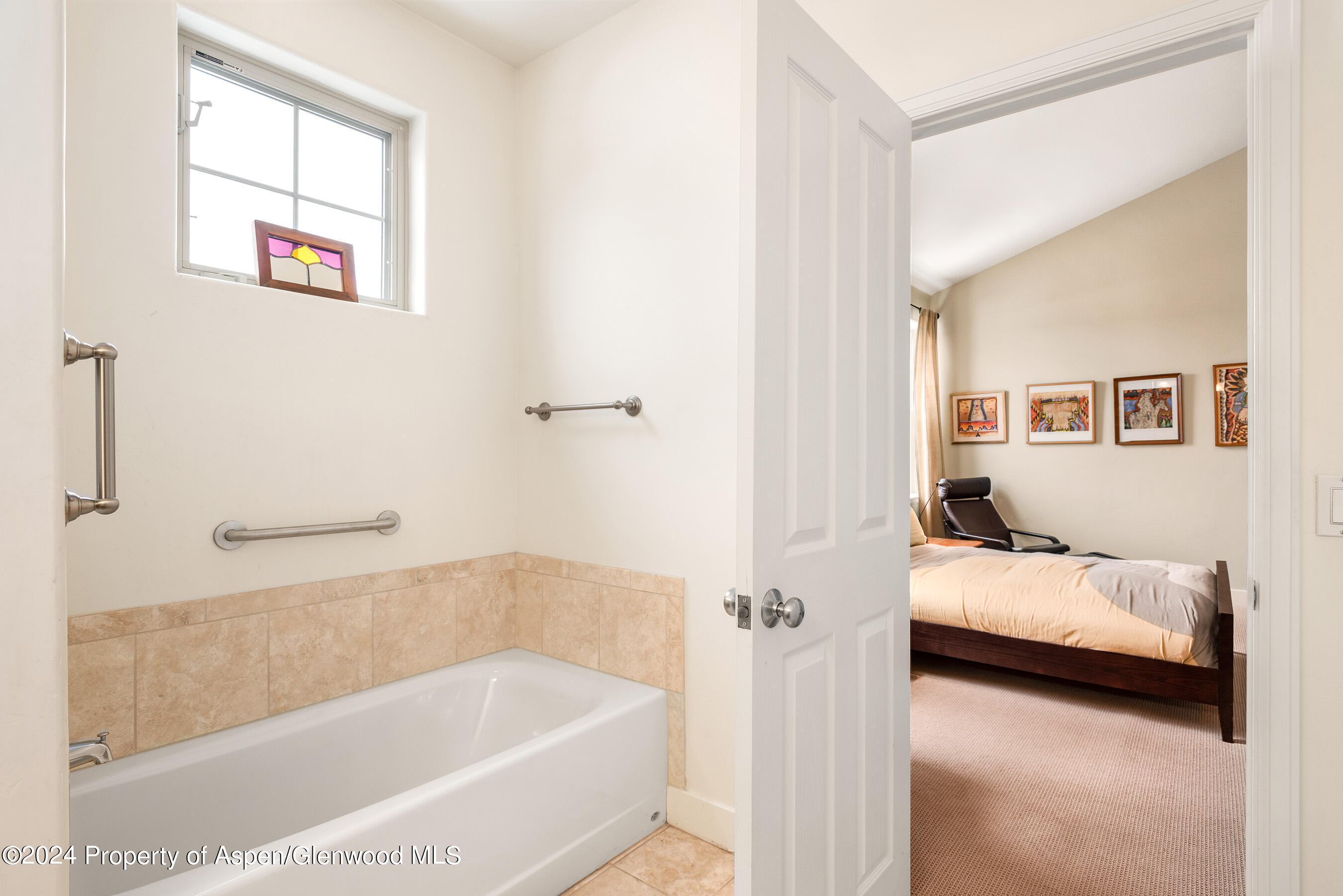 546 Evans Court Property Photo 10