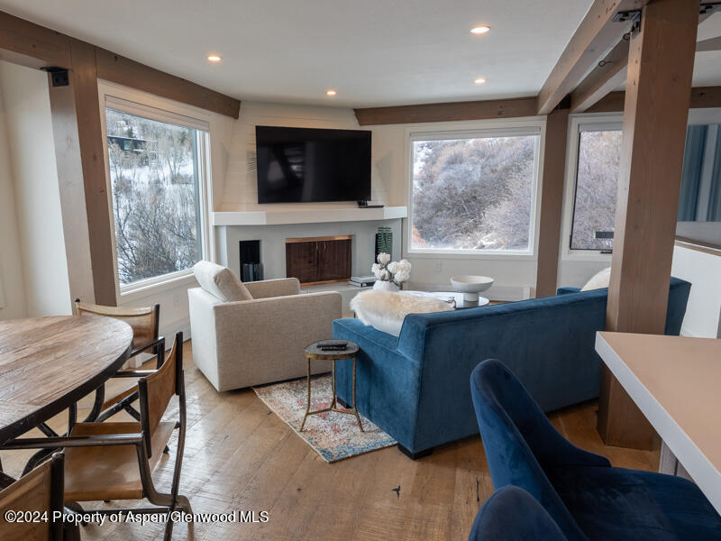 1711 Juniper Hill Drive Property Photo 3