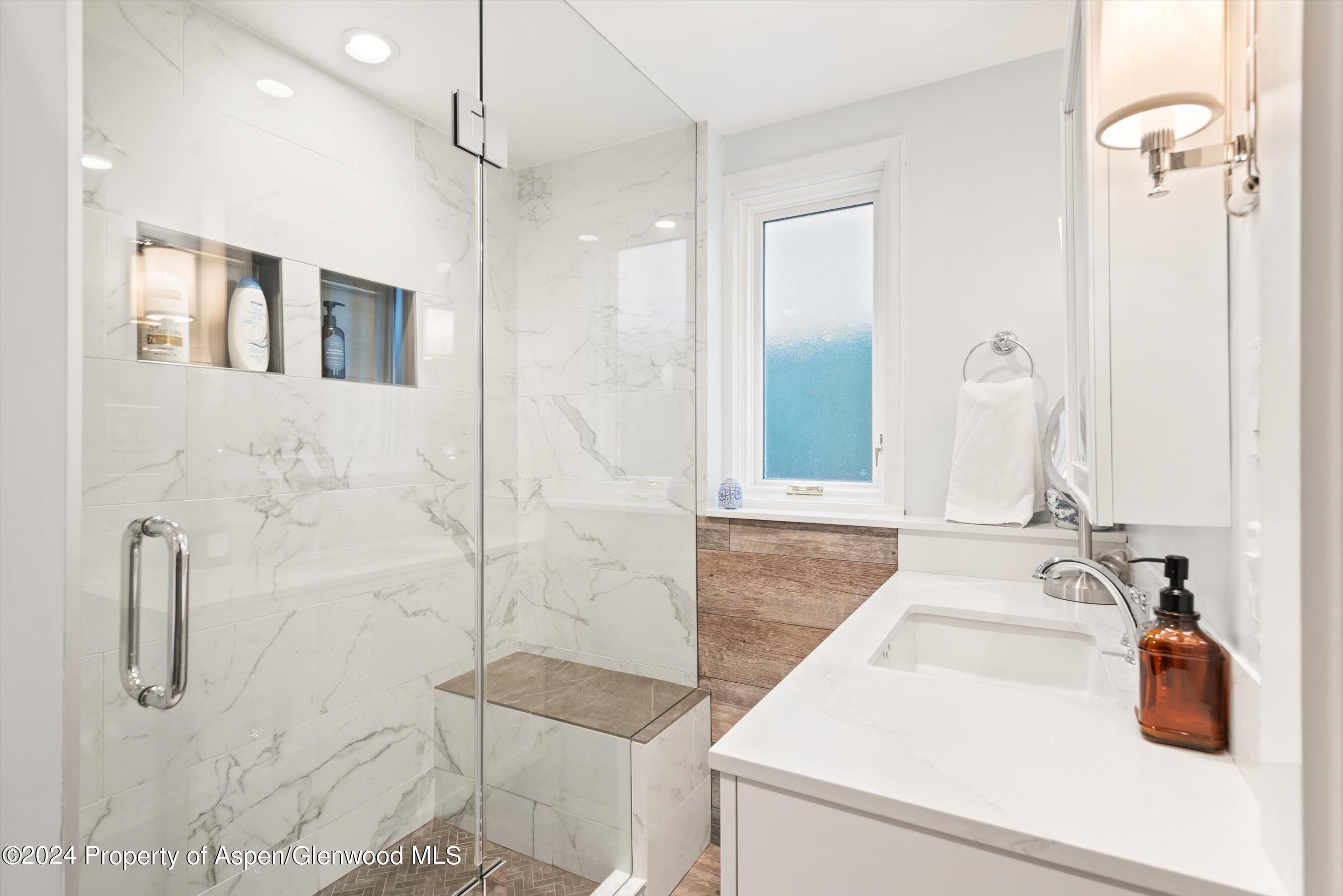 825 E Hopkins Avenue 1n Property Photo 8