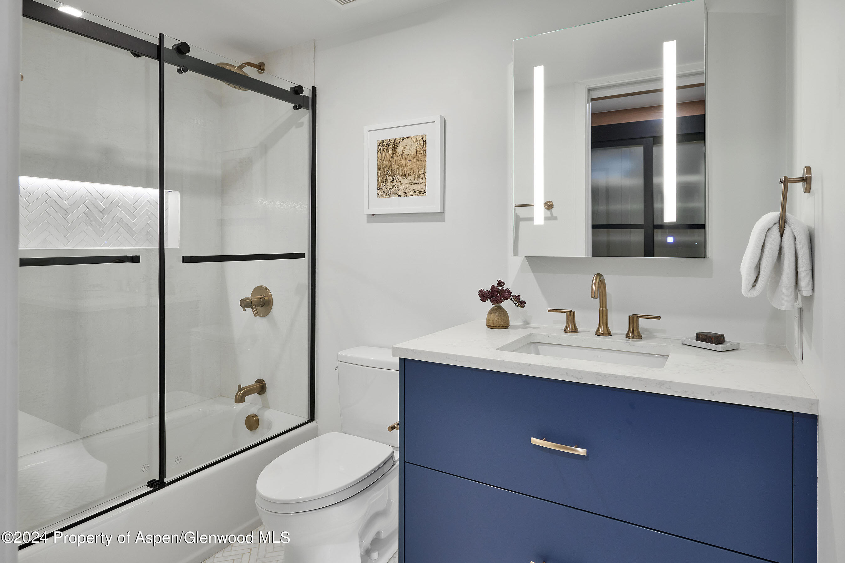 901 E Hyman Avenue 5 Property Photo 11