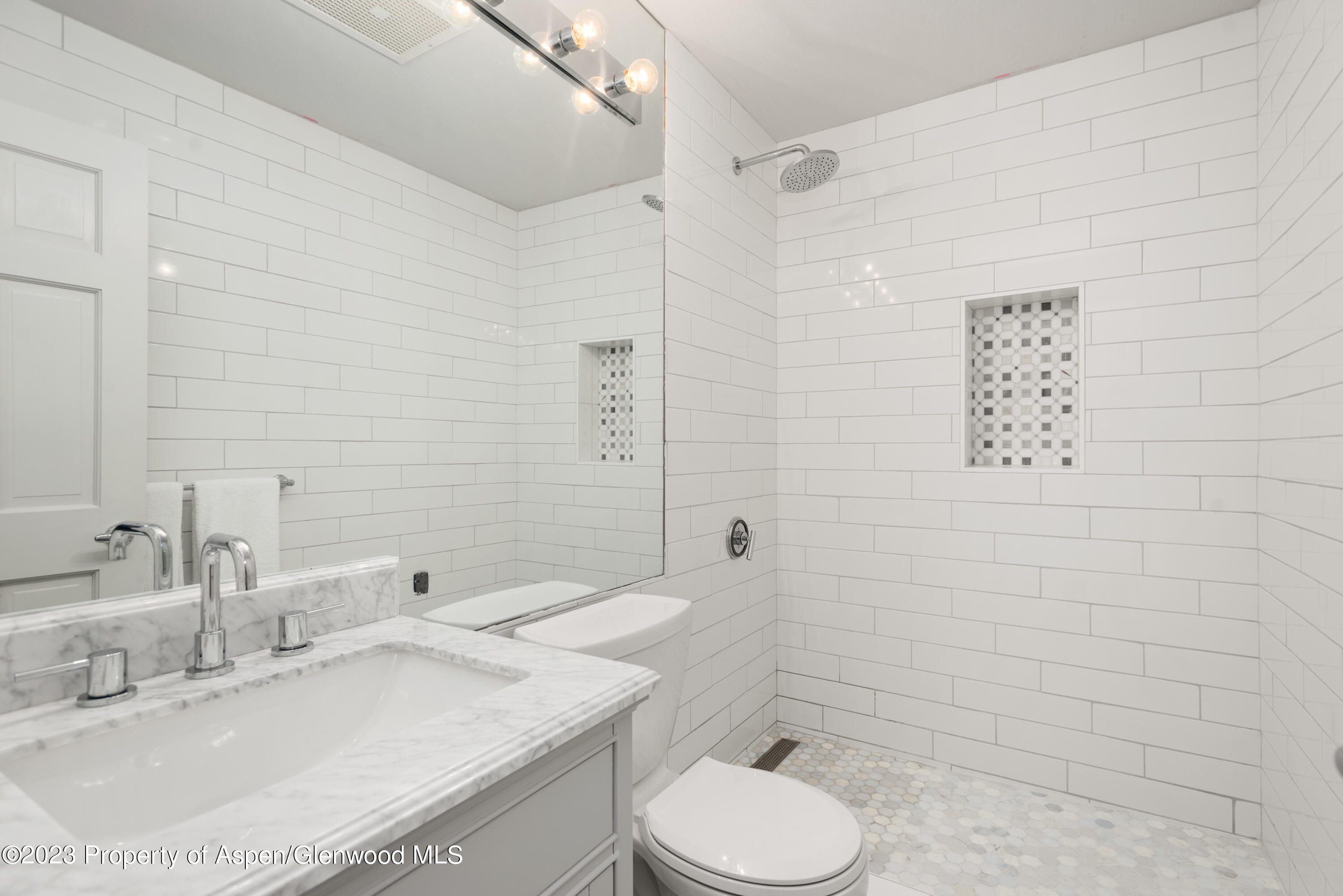 1436 Crystal Lake Road 4b Property Photo 11
