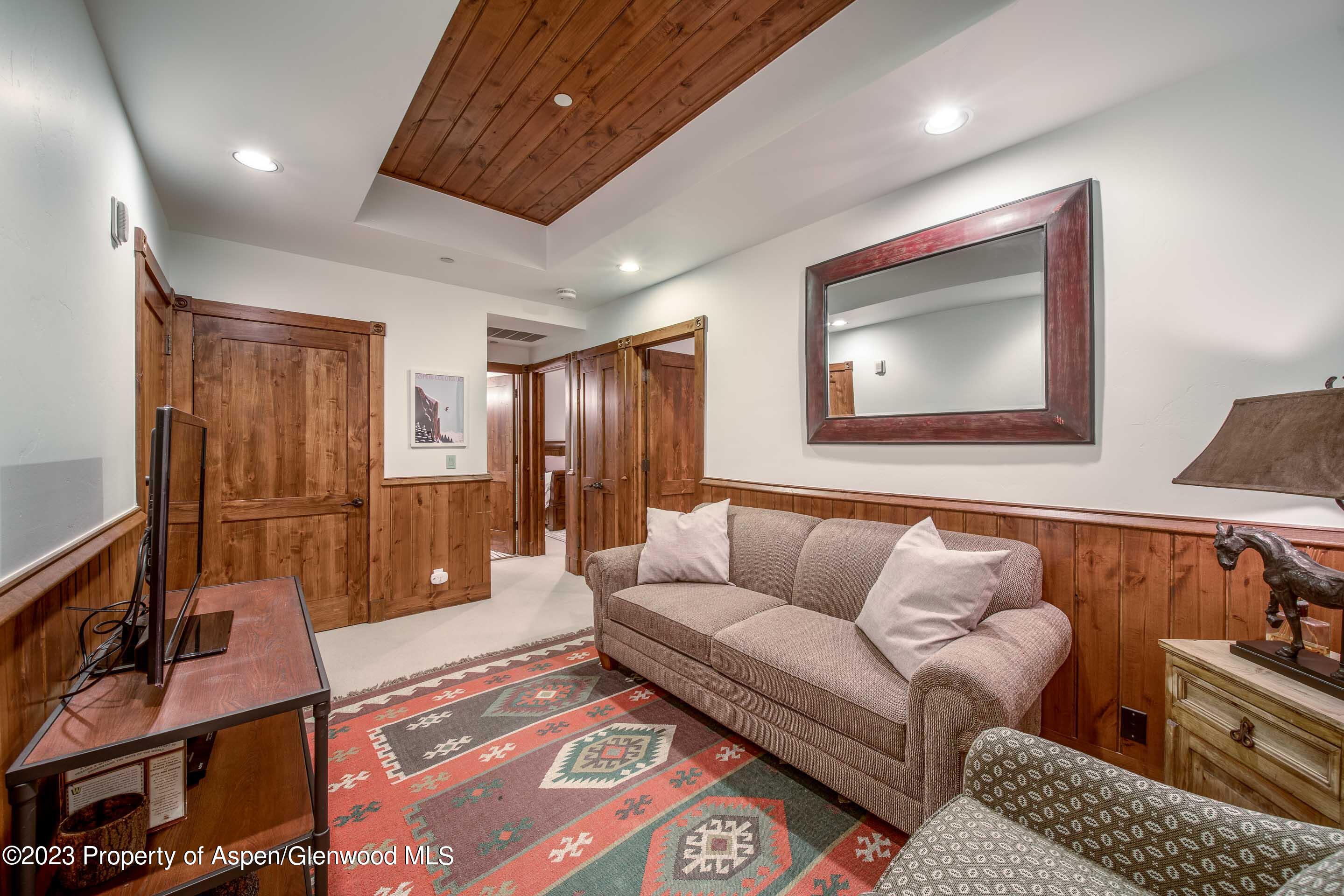 503 W Main Street B101 Property Photo 10