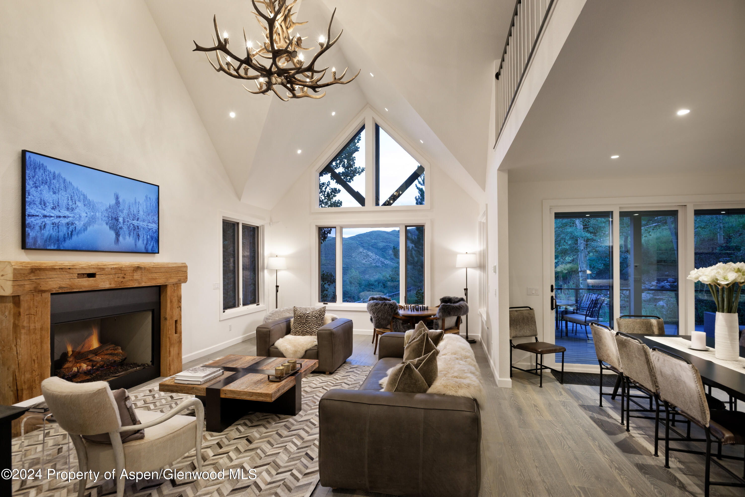 400 Medicine Bow Road Property Photo 2