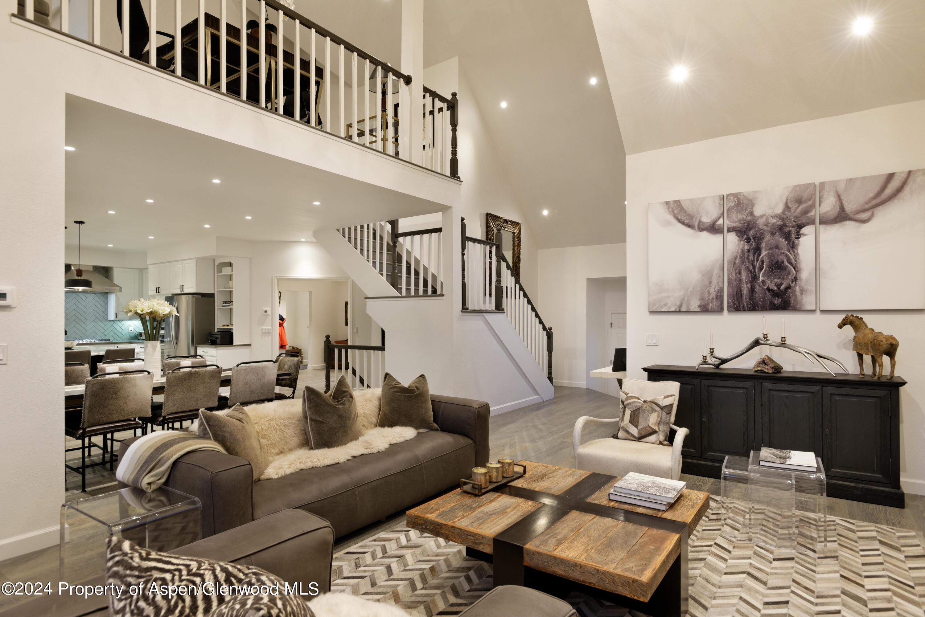 400 Medicine Bow Road Property Photo 3