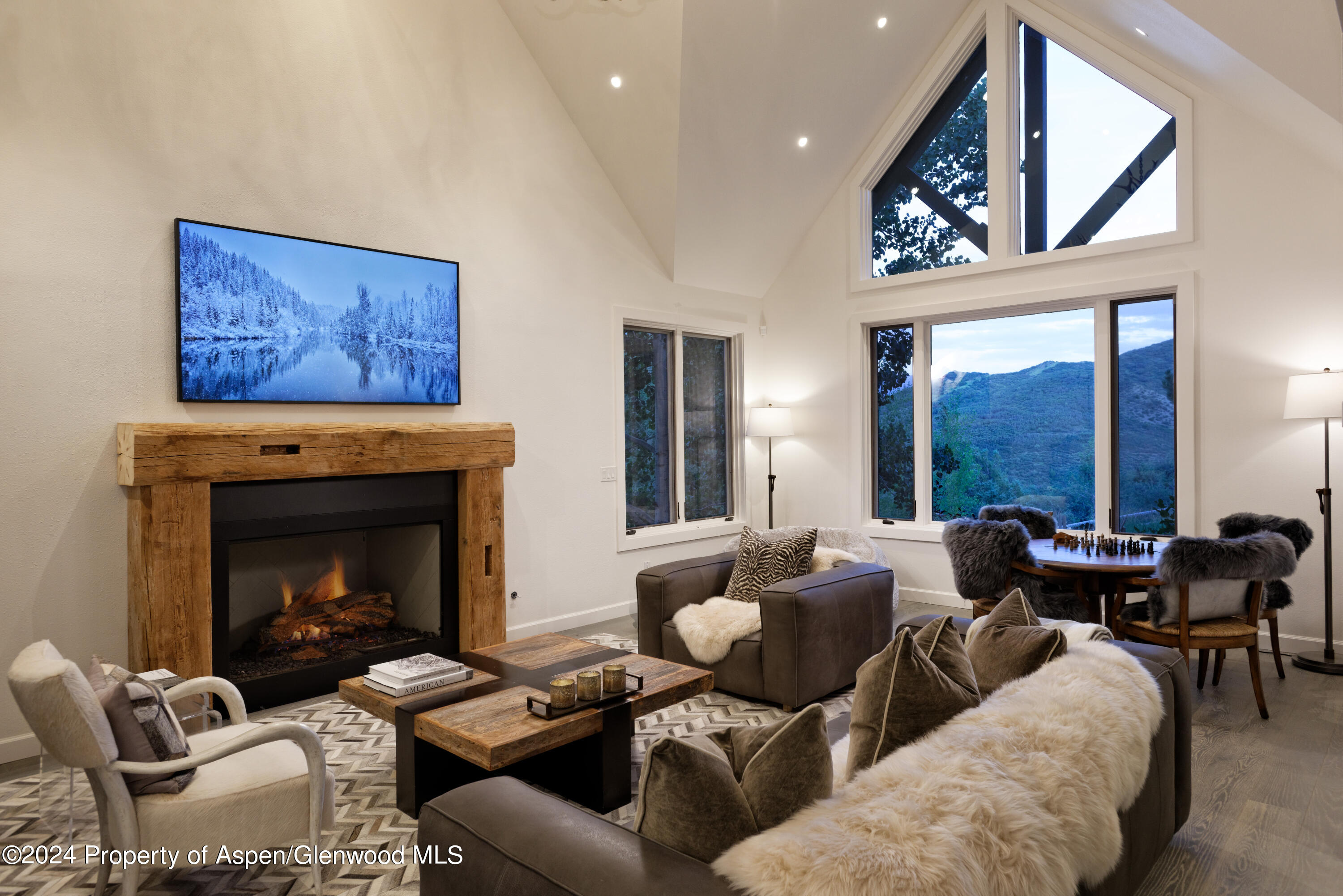 400 Medicine Bow Road Property Photo 5