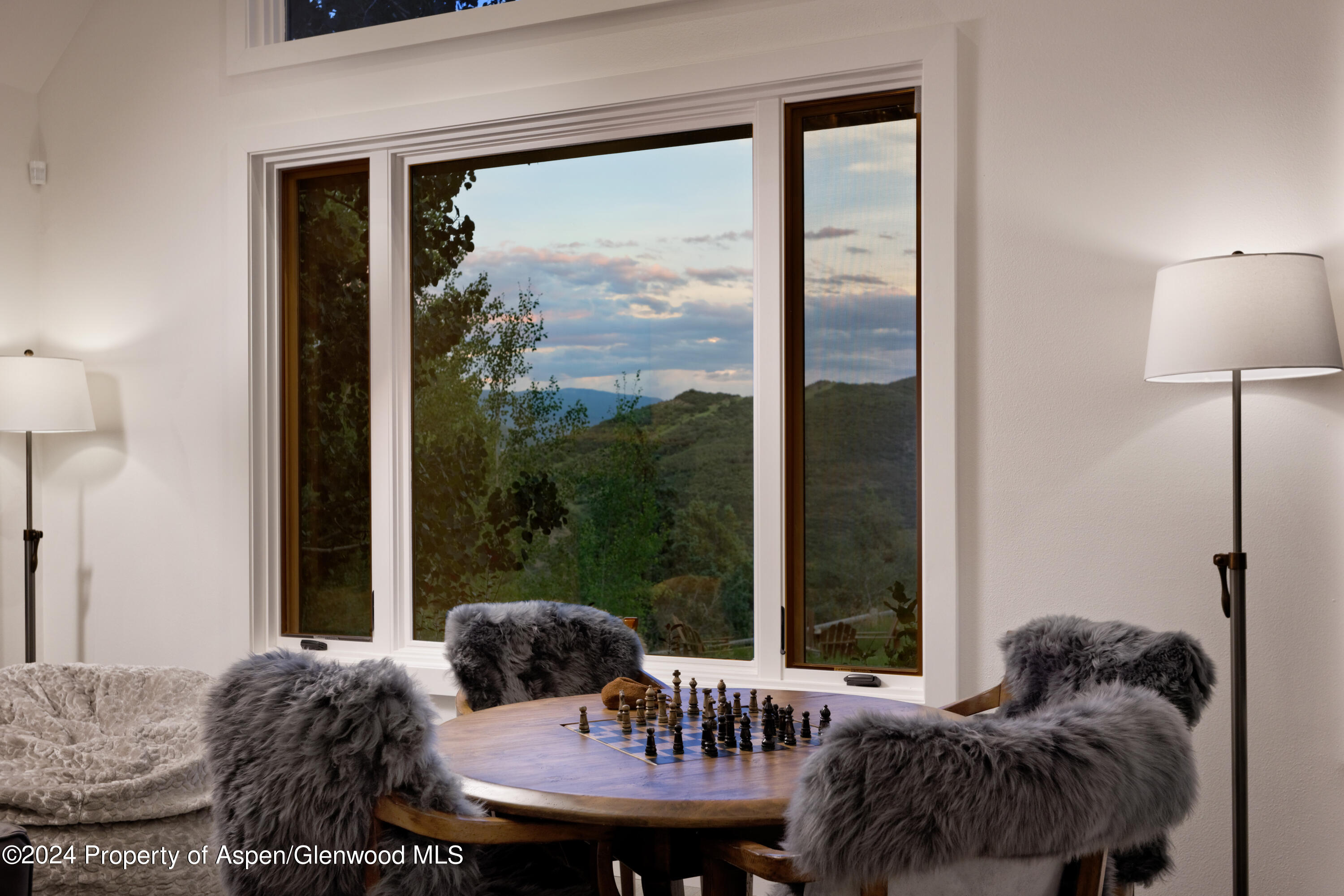 400 Medicine Bow Road Property Photo 6