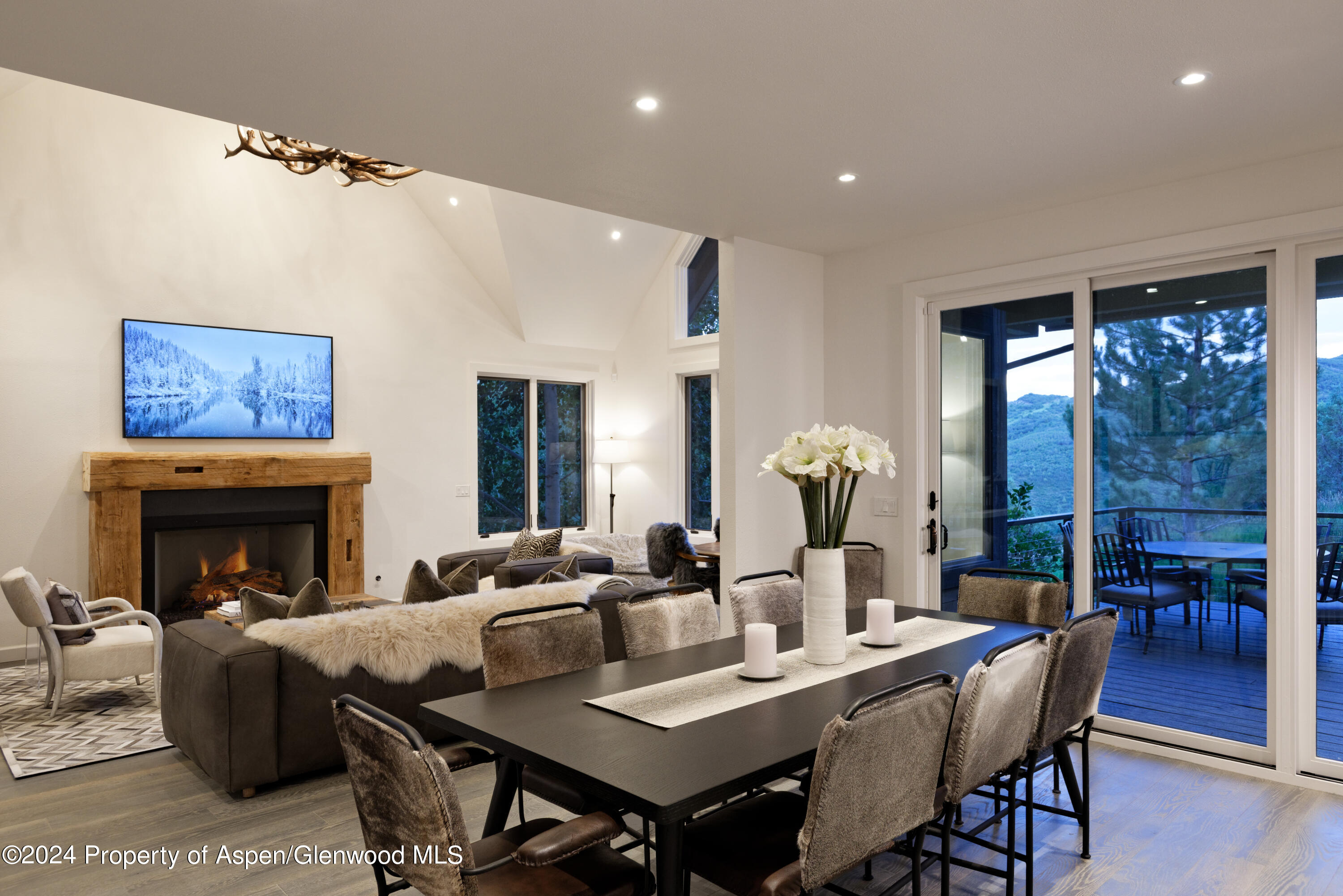 400 Medicine Bow Road Property Photo 7