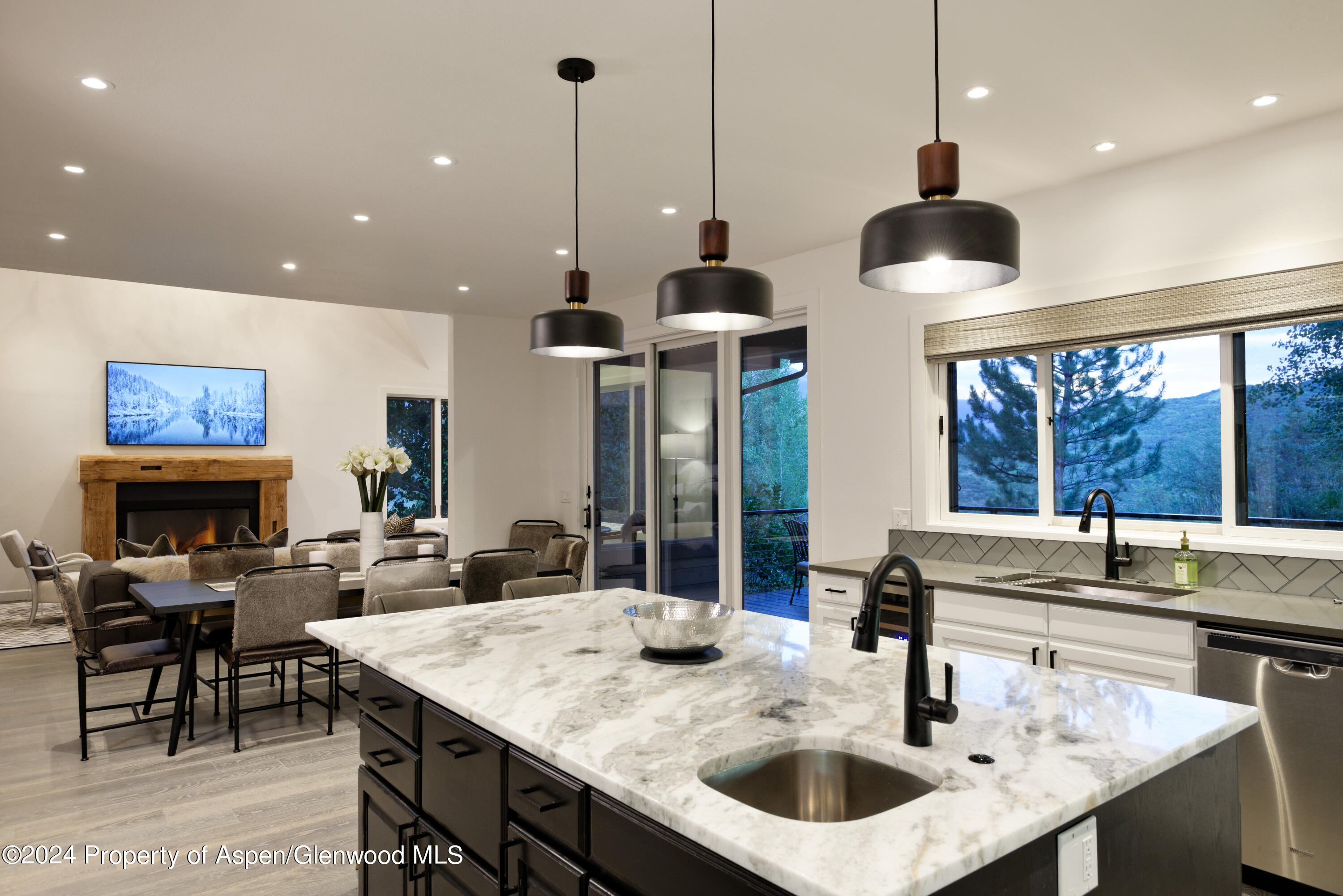 400 Medicine Bow Road Property Photo 8