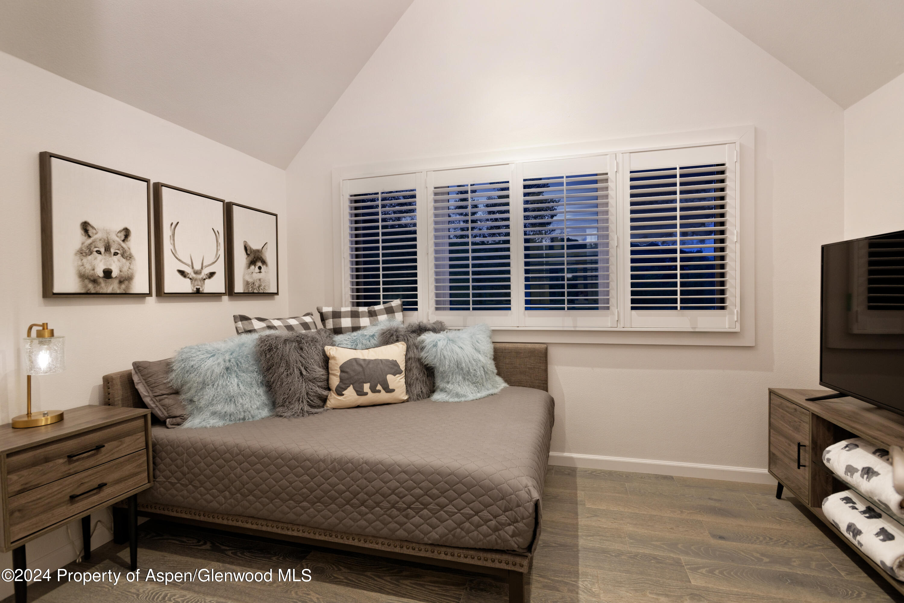 400 Medicine Bow Road Property Photo 17