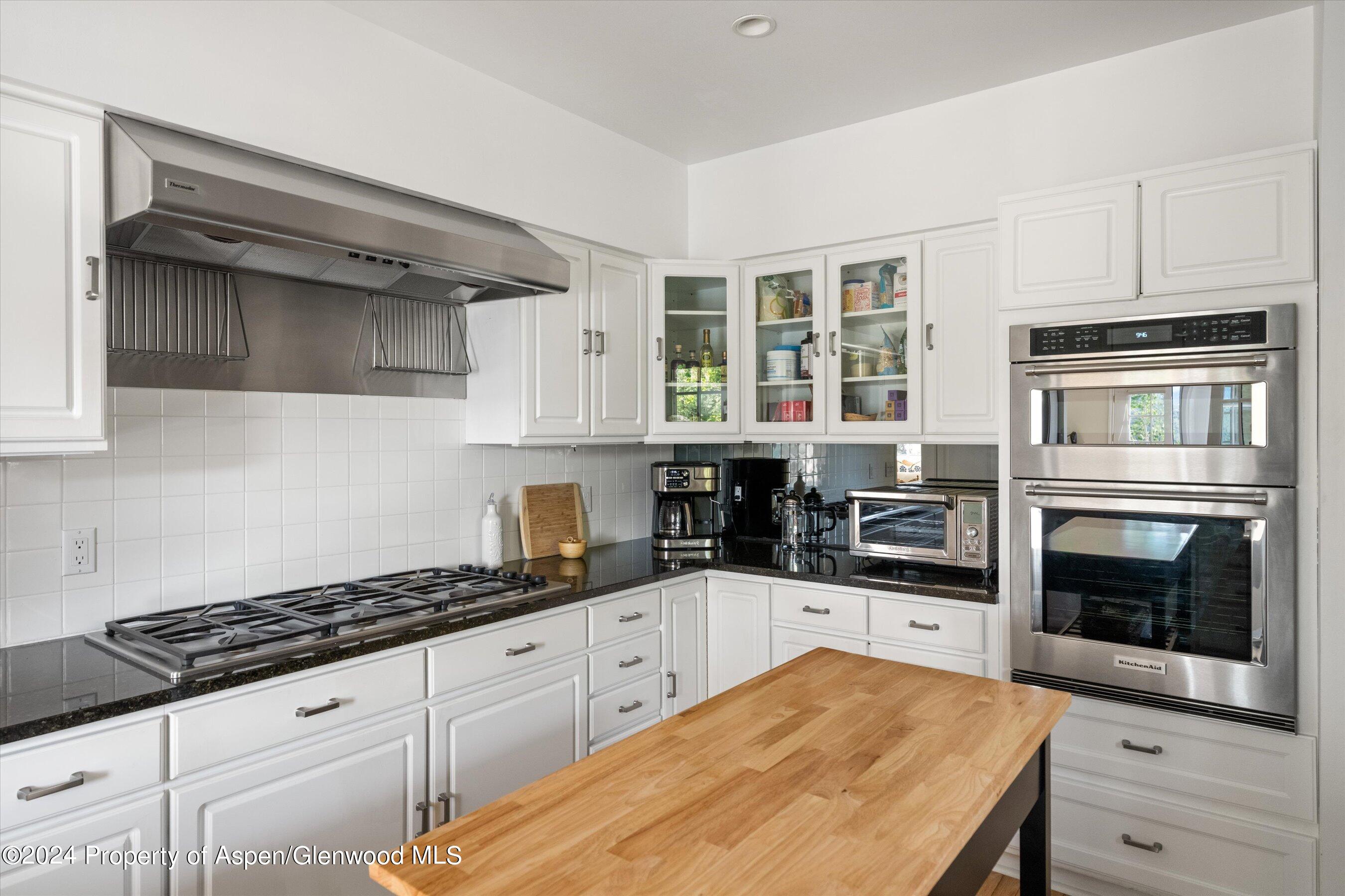 407 Gateway Road Property Photo 13