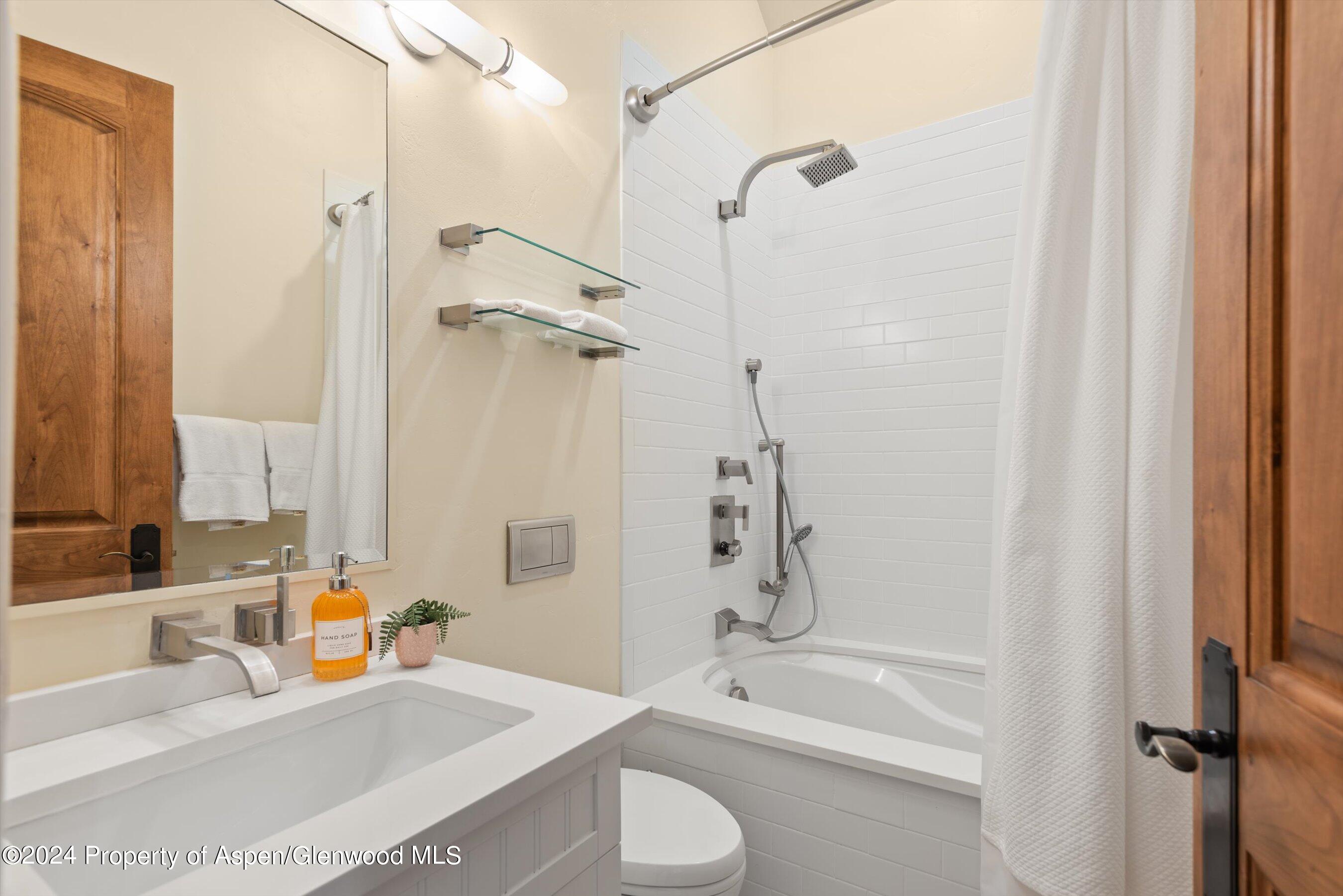 1530 Silver King Drive Property Photo 23