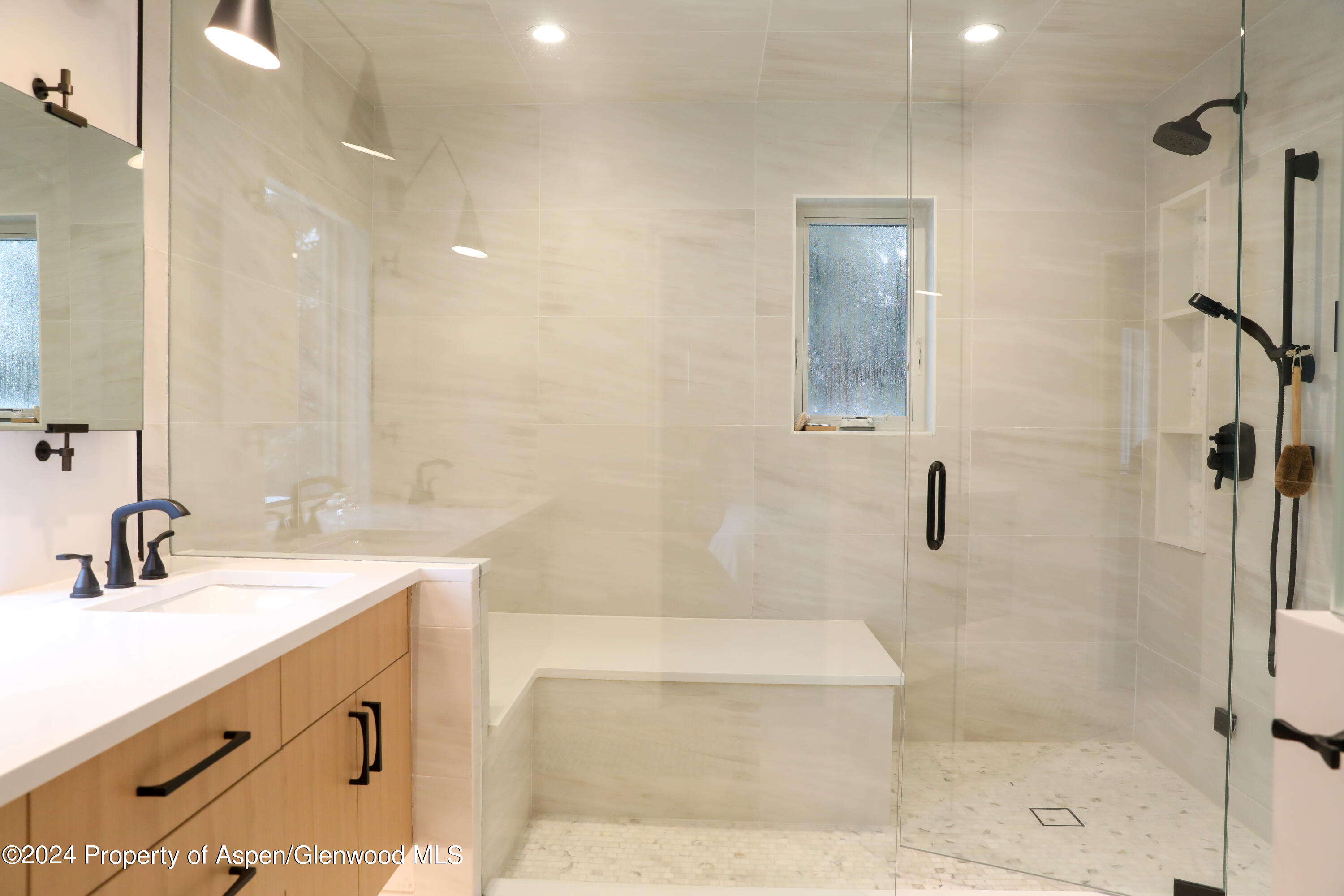 364 Summerset Lane Property Photo 4