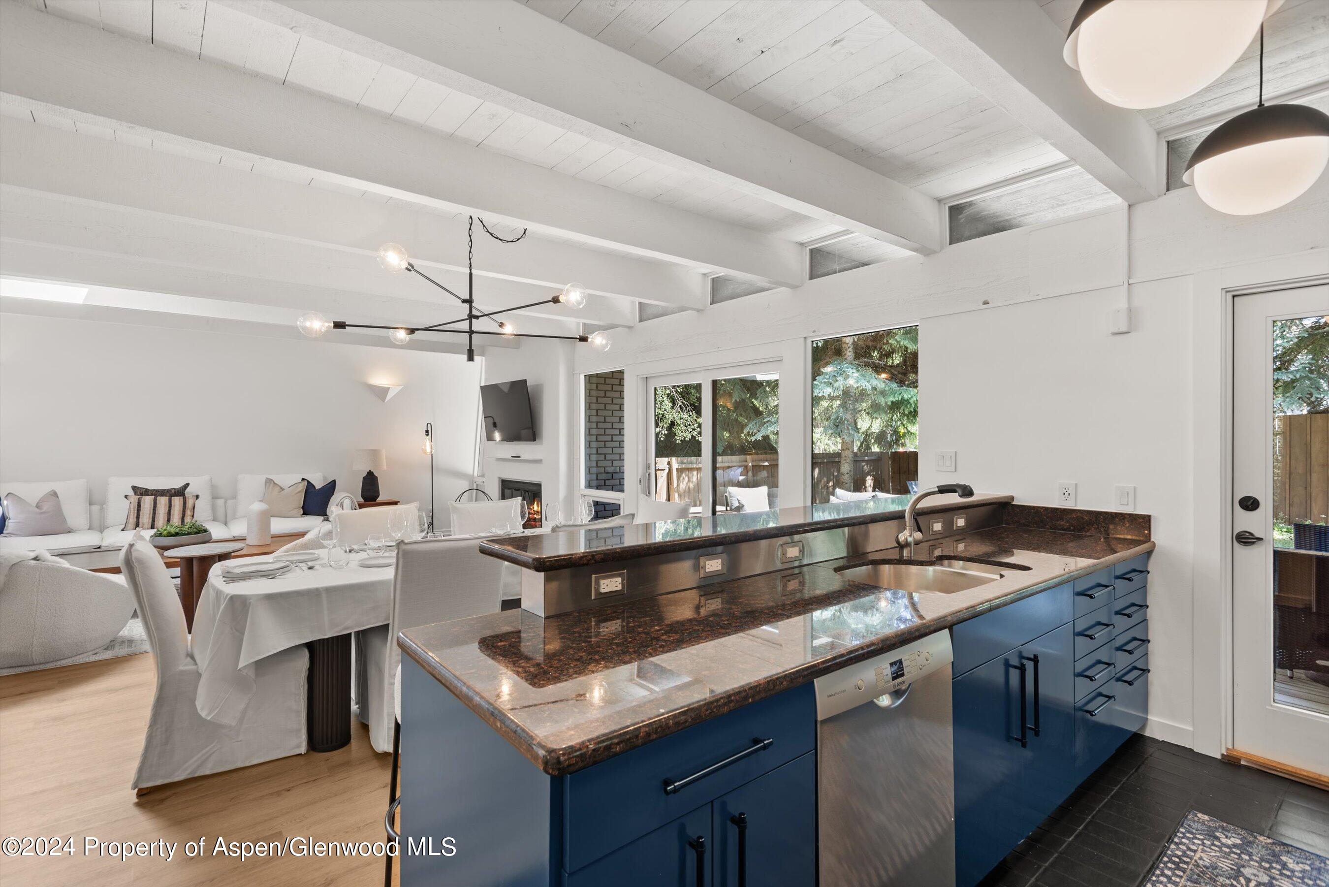 501 W Bleeker Street Property Photo 16