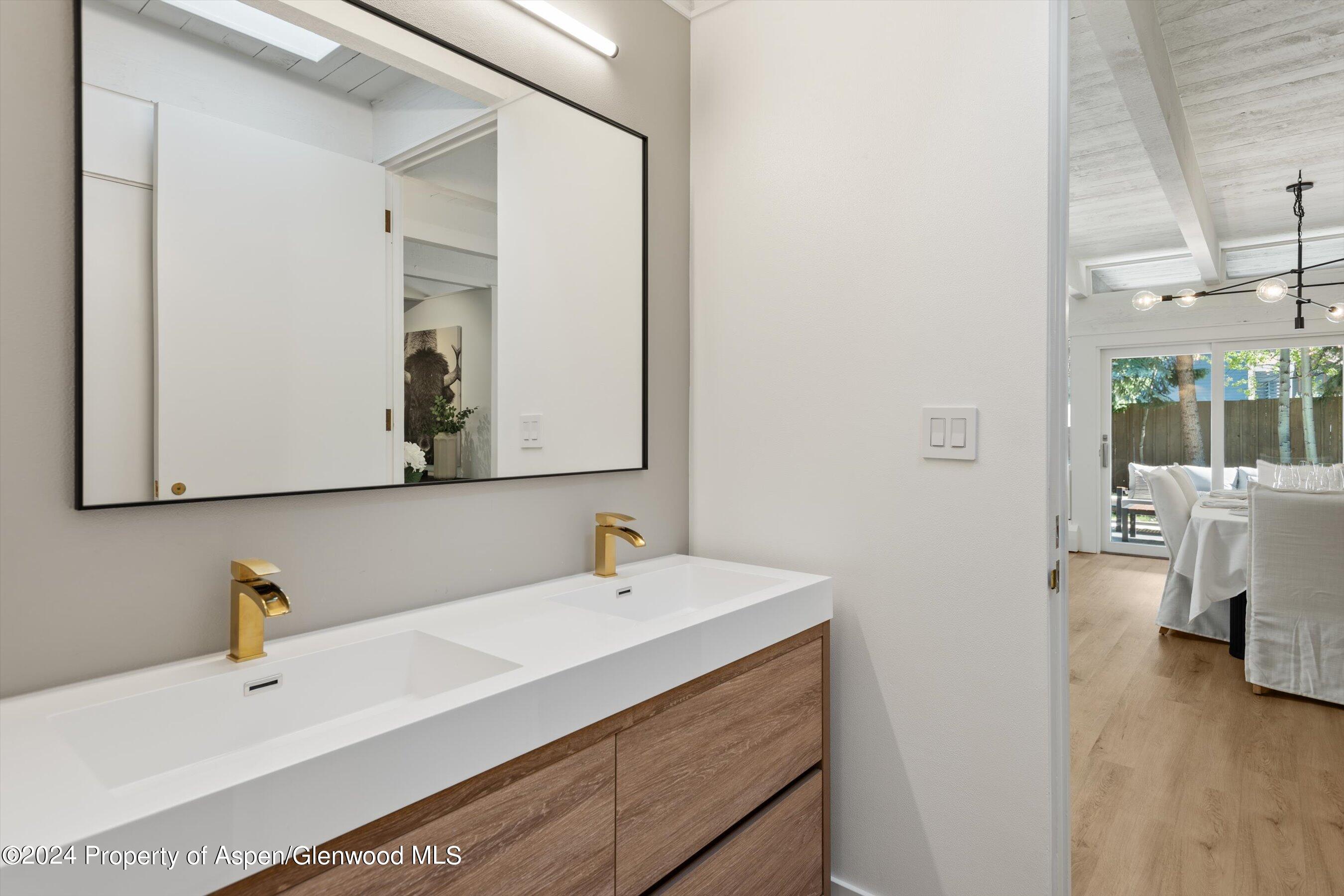 501 W Bleeker Street Property Photo 18