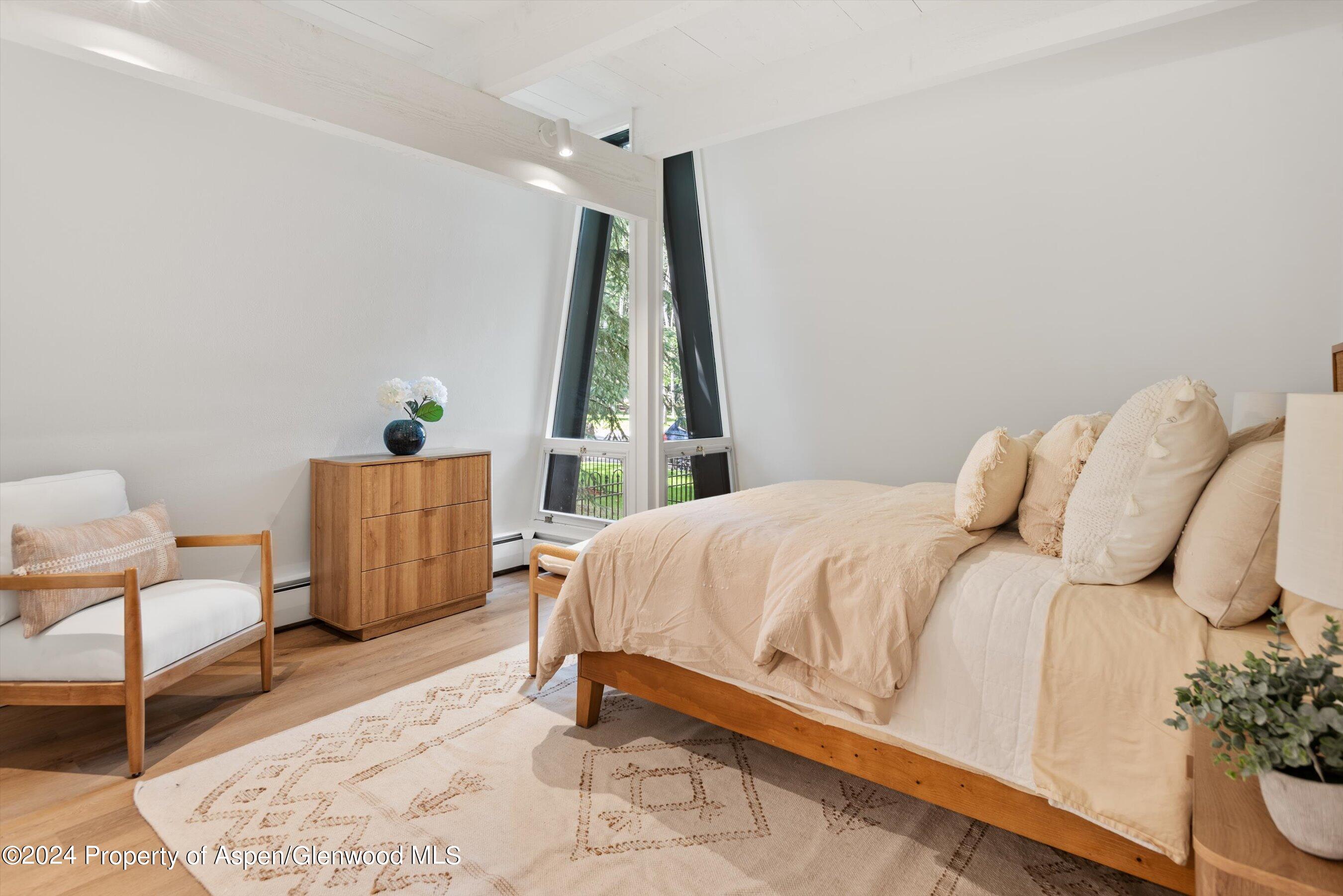 501 W Bleeker Street Property Photo 24