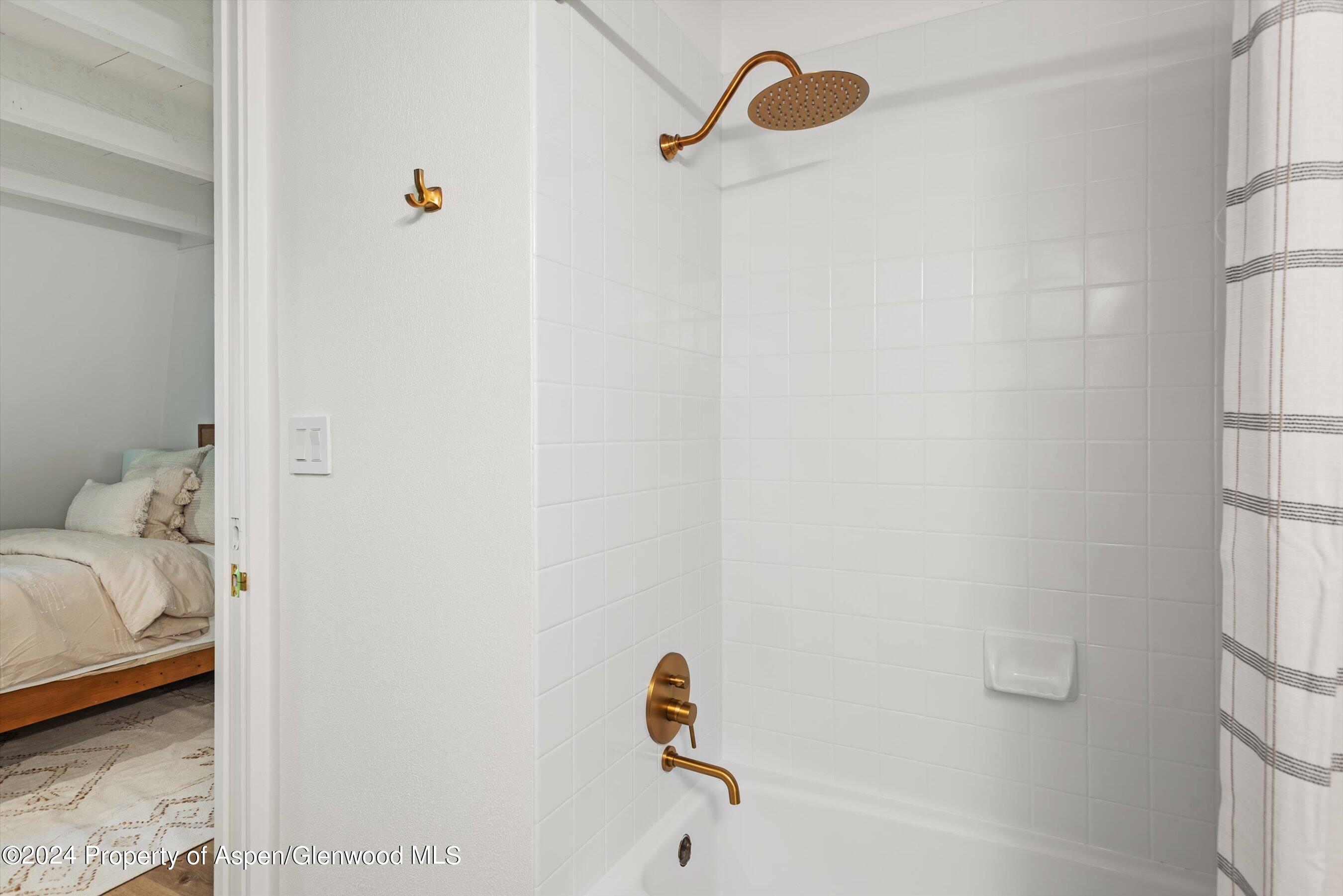 501 W Bleeker Street Property Photo 27