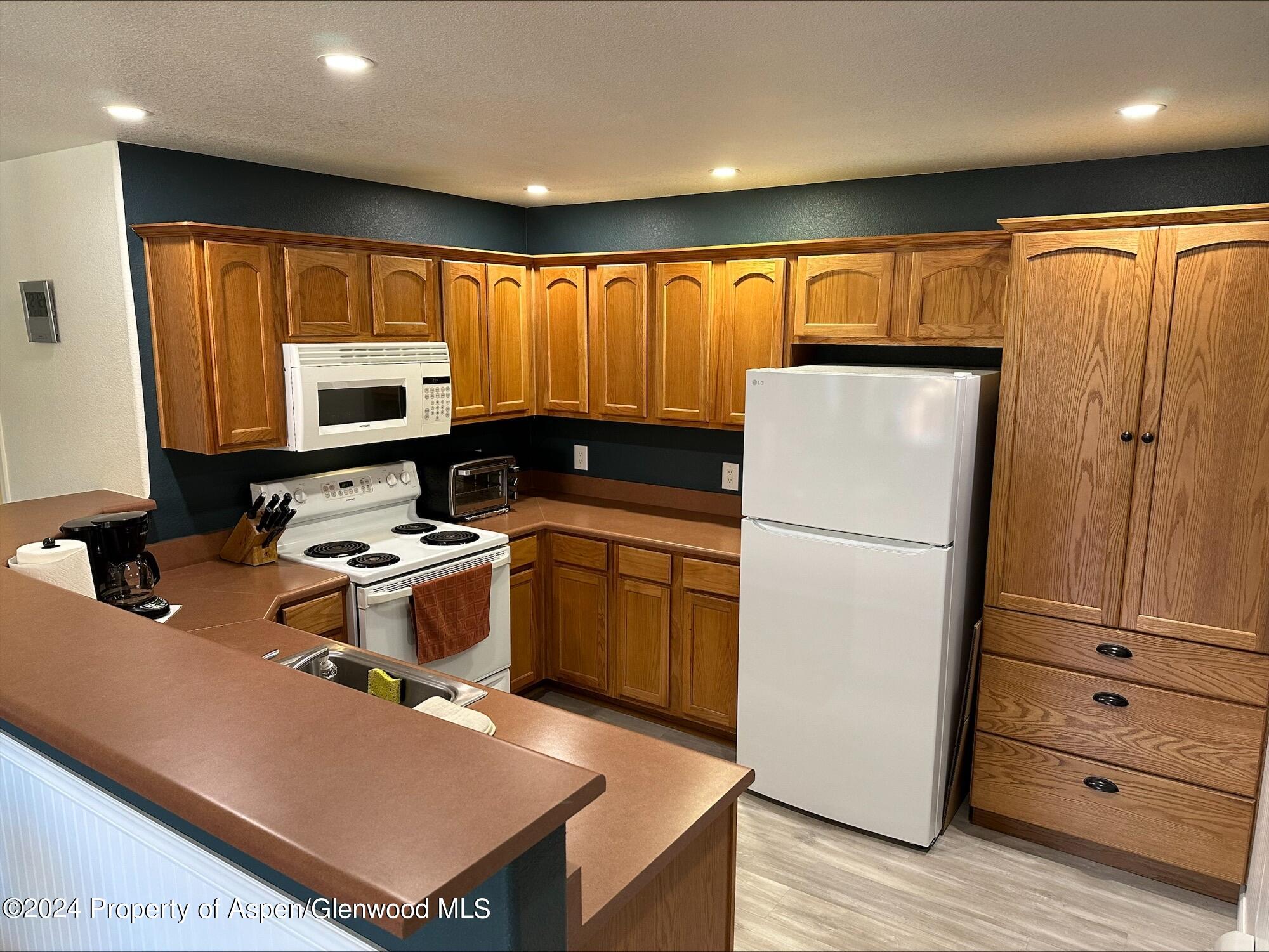 520 Riverview Drive, 504 Property Photo 1
