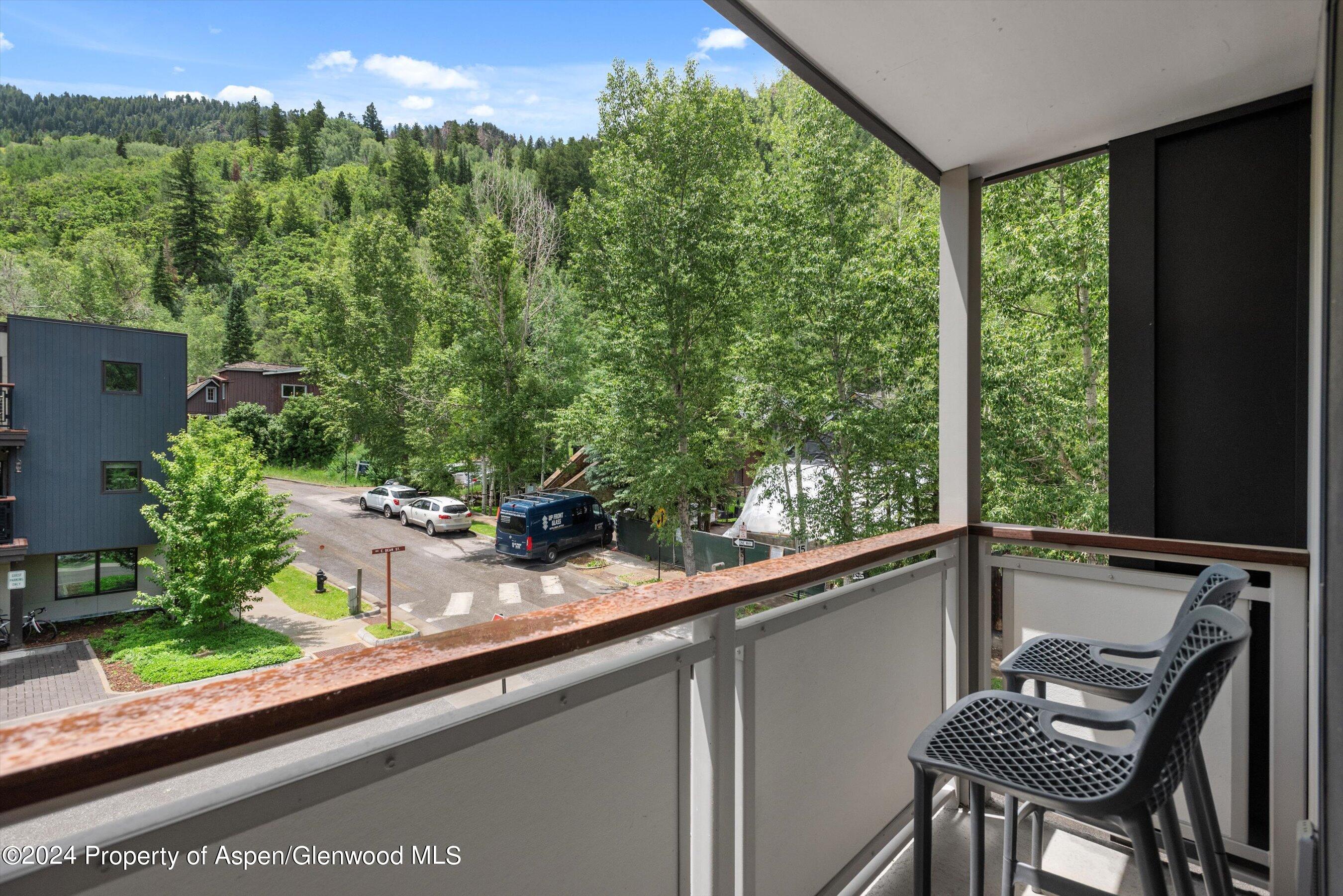 100 E Dean Street 3a Property Photo 23