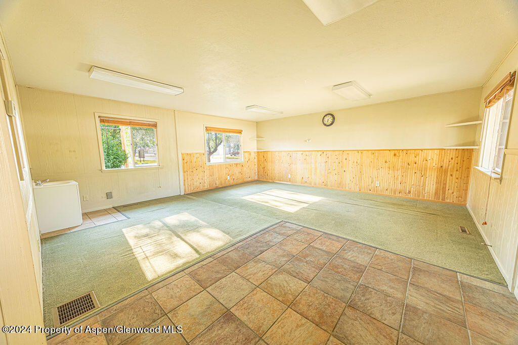 1135 E Highway 40 Property Photo 8