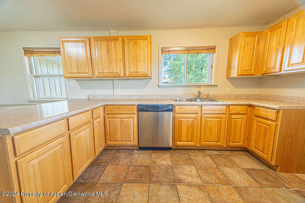 1135 E Highway 40 Property Photo 19