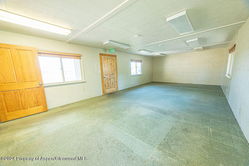 1135 E Highway 40 Property Photo 21