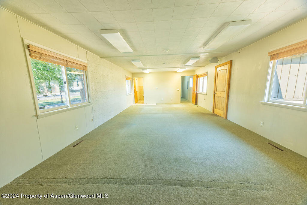 1135 E Highway 40 Property Photo 22