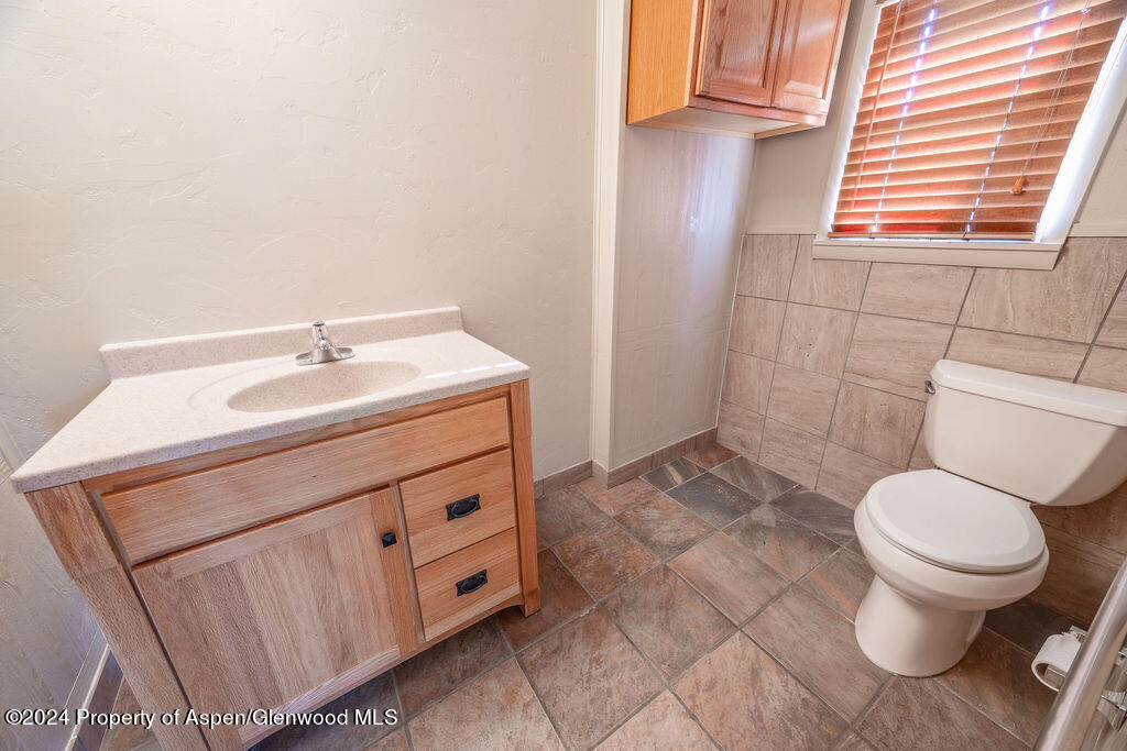 1135 E Highway 40 Property Photo 25
