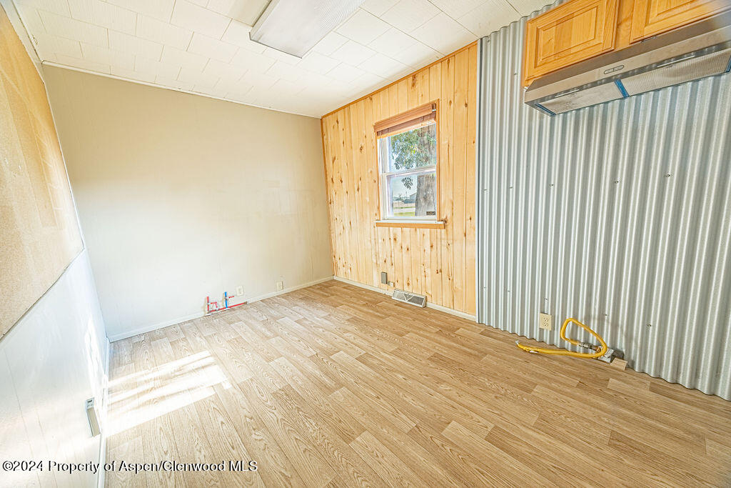 1135 E Highway 40 Property Photo 28