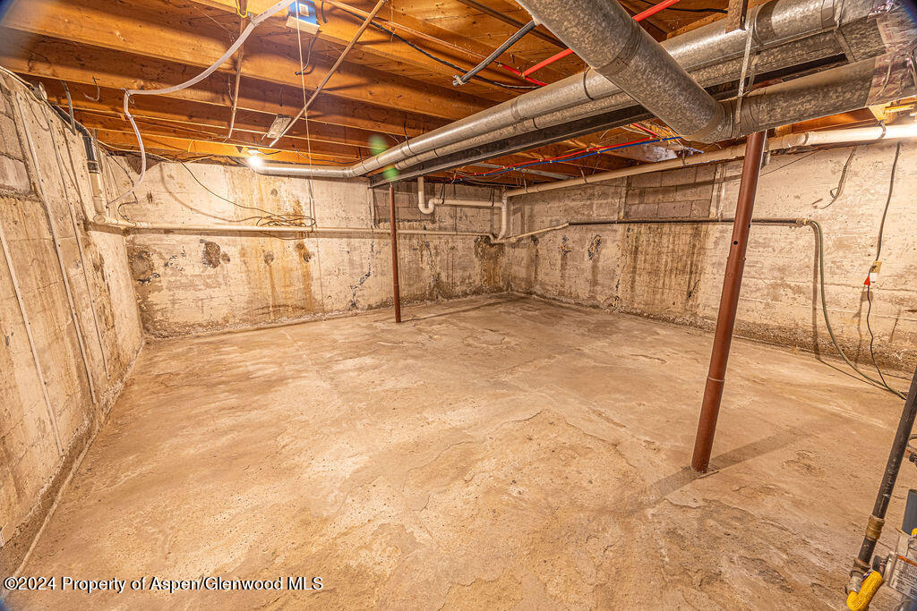 1135 E Highway 40 Property Photo 30
