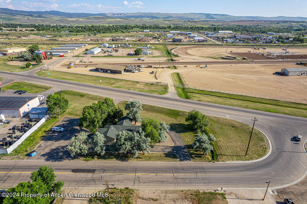 1135 E Highway 40 Property Photo 36