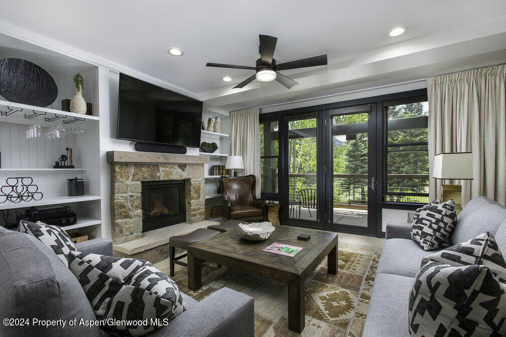 0239 Snowmass Club Circle, 112 Property Photo 2