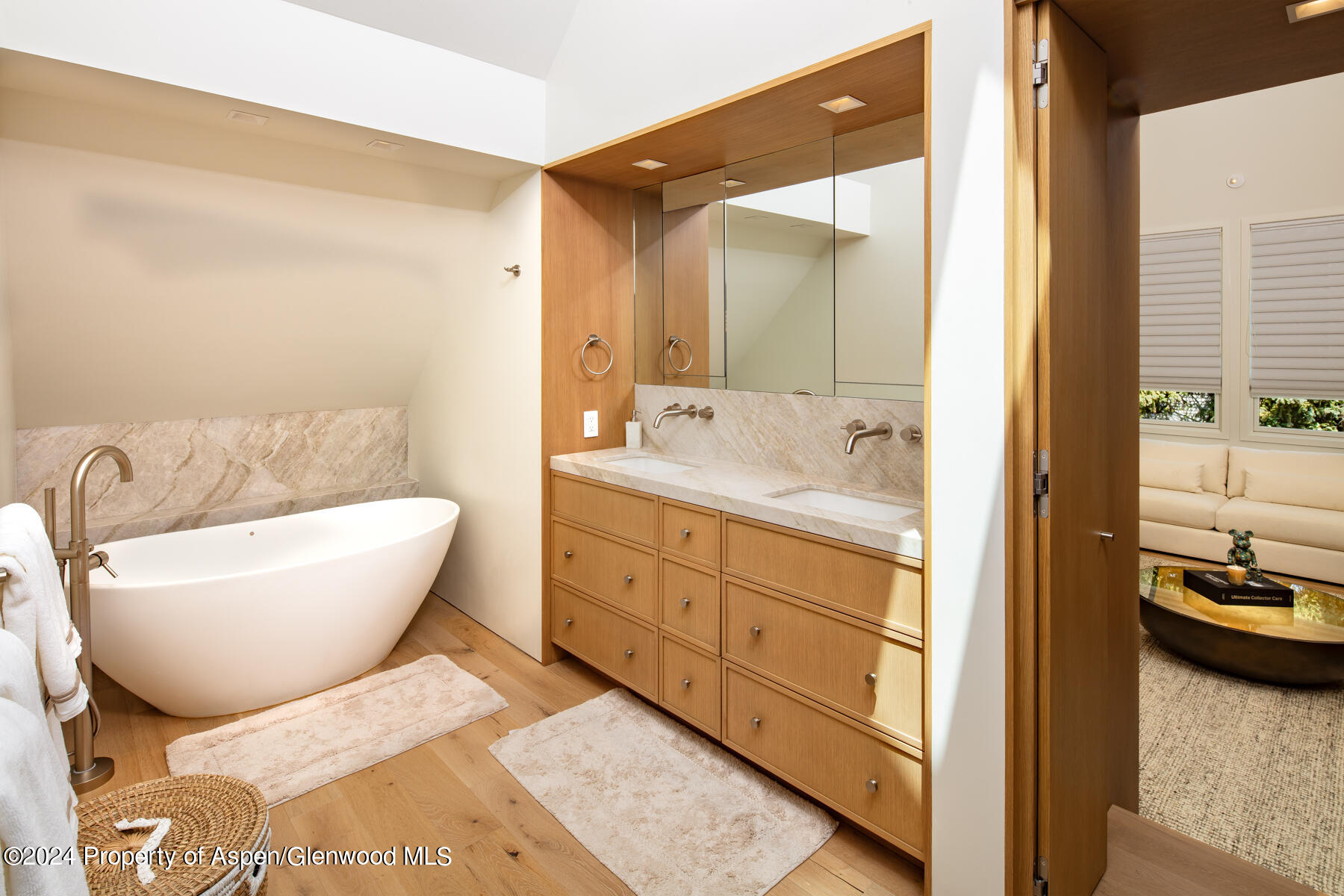 214 W Bleeker Street Property Photo 10