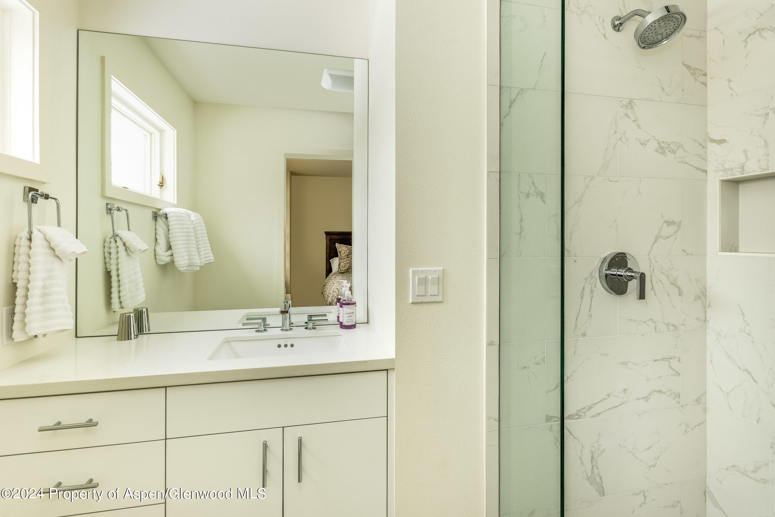 1006 E Hyman Avenue, B Property Photo 15