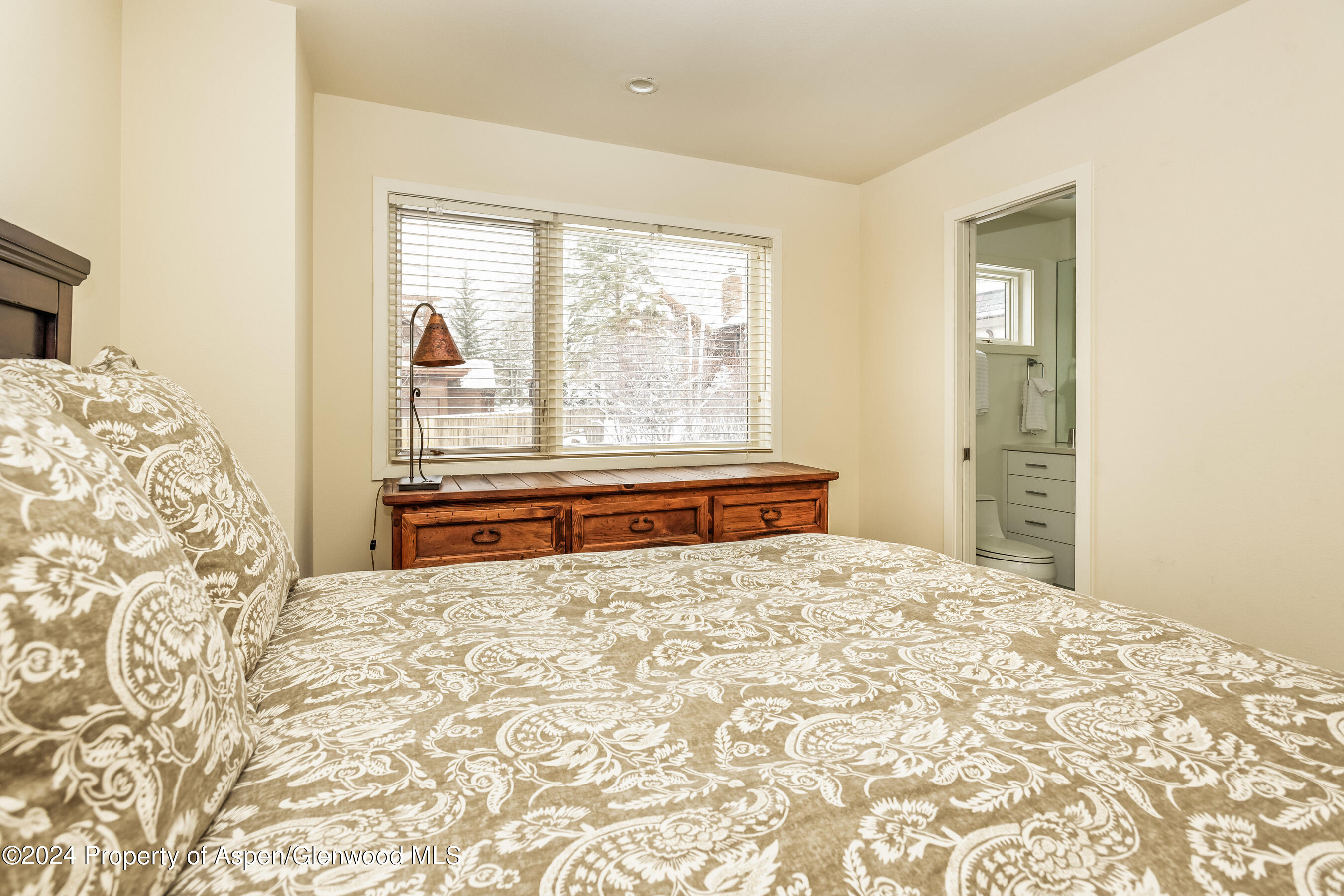 1006 E Hyman Avenue, B Property Photo 16
